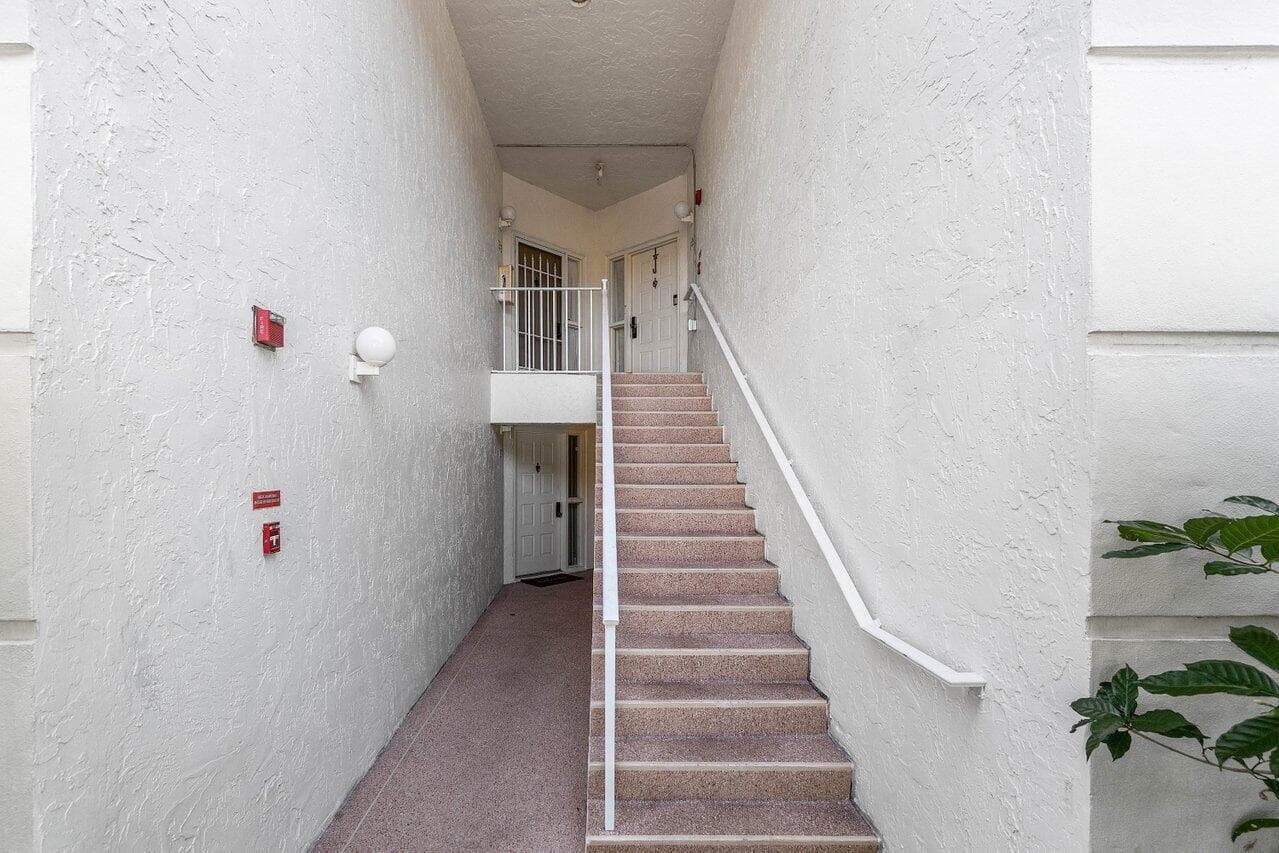 103 Half Moon Circle E2, Hypoluxo, FL 33462 — photo 28 of 43