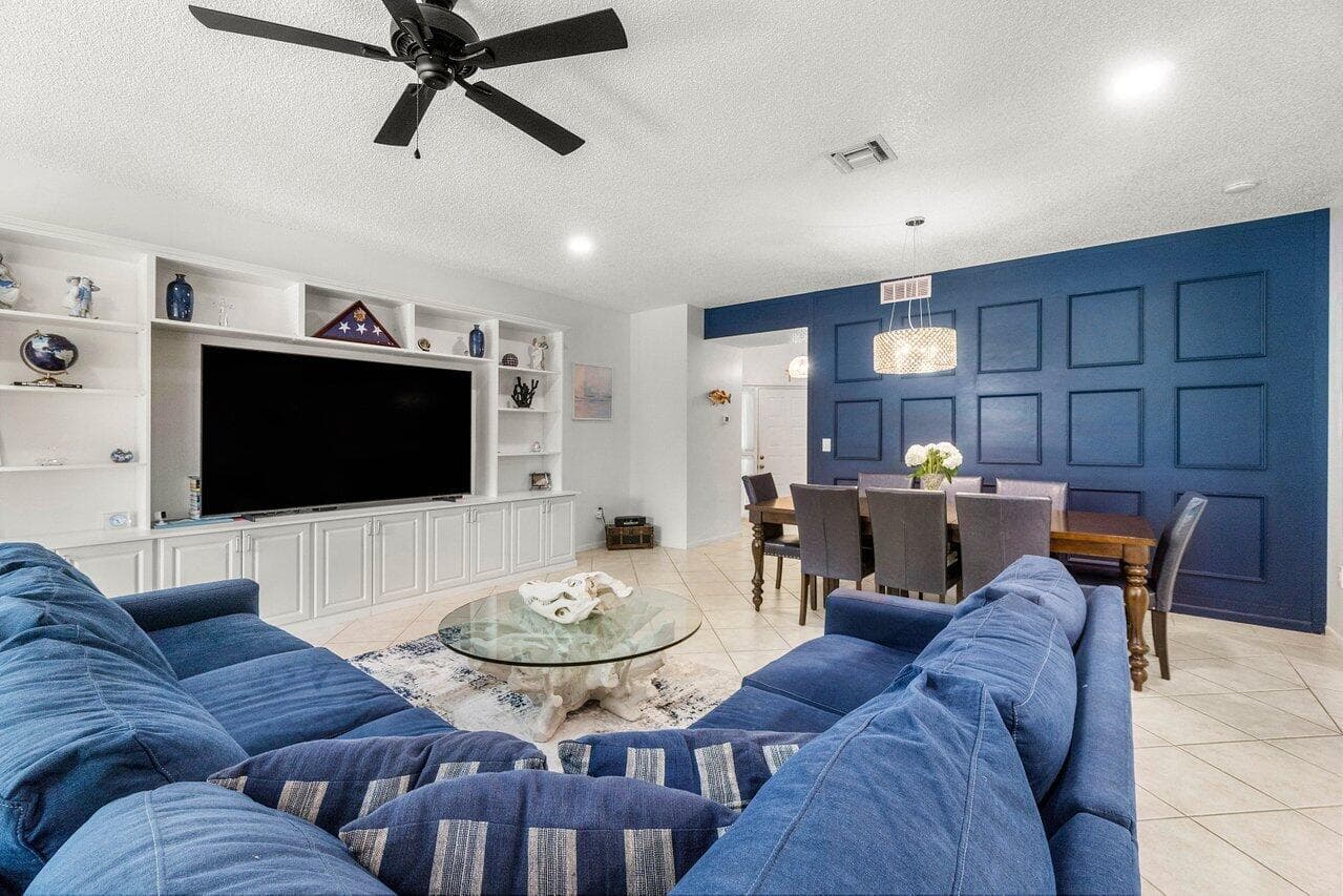 103 Half Moon Circle E2, Hypoluxo, FL 33462 — photo 1 of 43