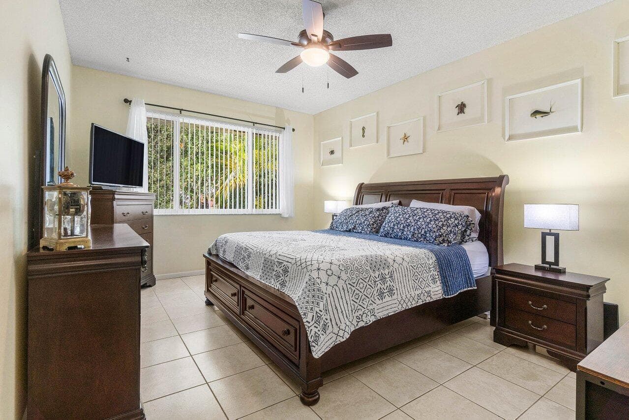 103 Half Moon Circle E2, Hypoluxo, FL 33462 — photo 16 of 43