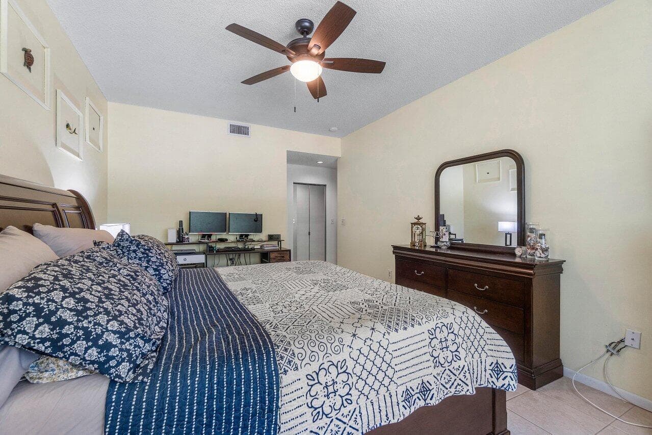 103 Half Moon Circle E2, Hypoluxo, FL 33462 — photo 17 of 43