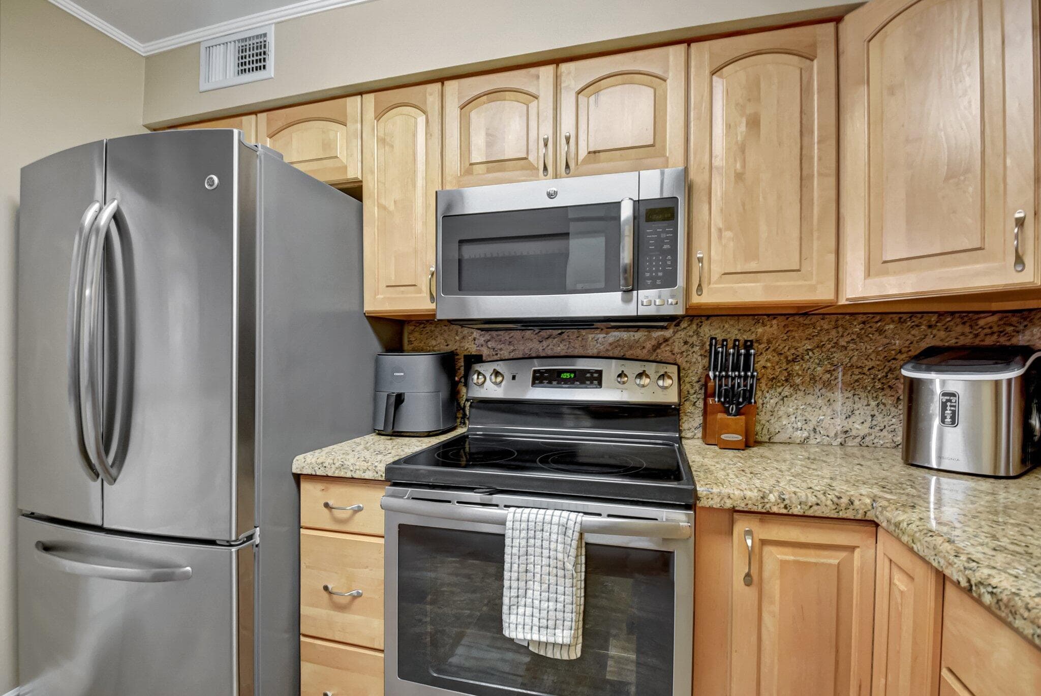 1206 S Lake Drive 504, Lantana, FL 33462 — photo 12 of 40