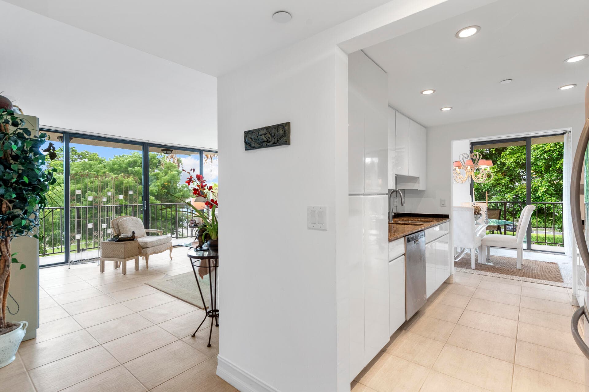 859 Jeffery Street 401, Boca Raton, FL 33487 — photo 3 of 60