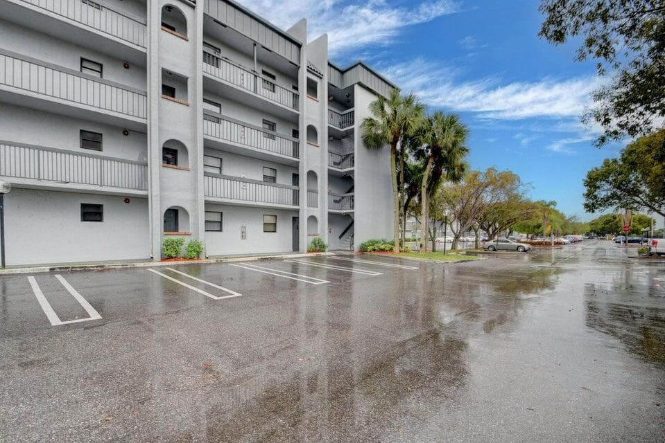 2050 N Congress Avenue 407, West Palm Beach, FL 33401 — photo 15 of 16
