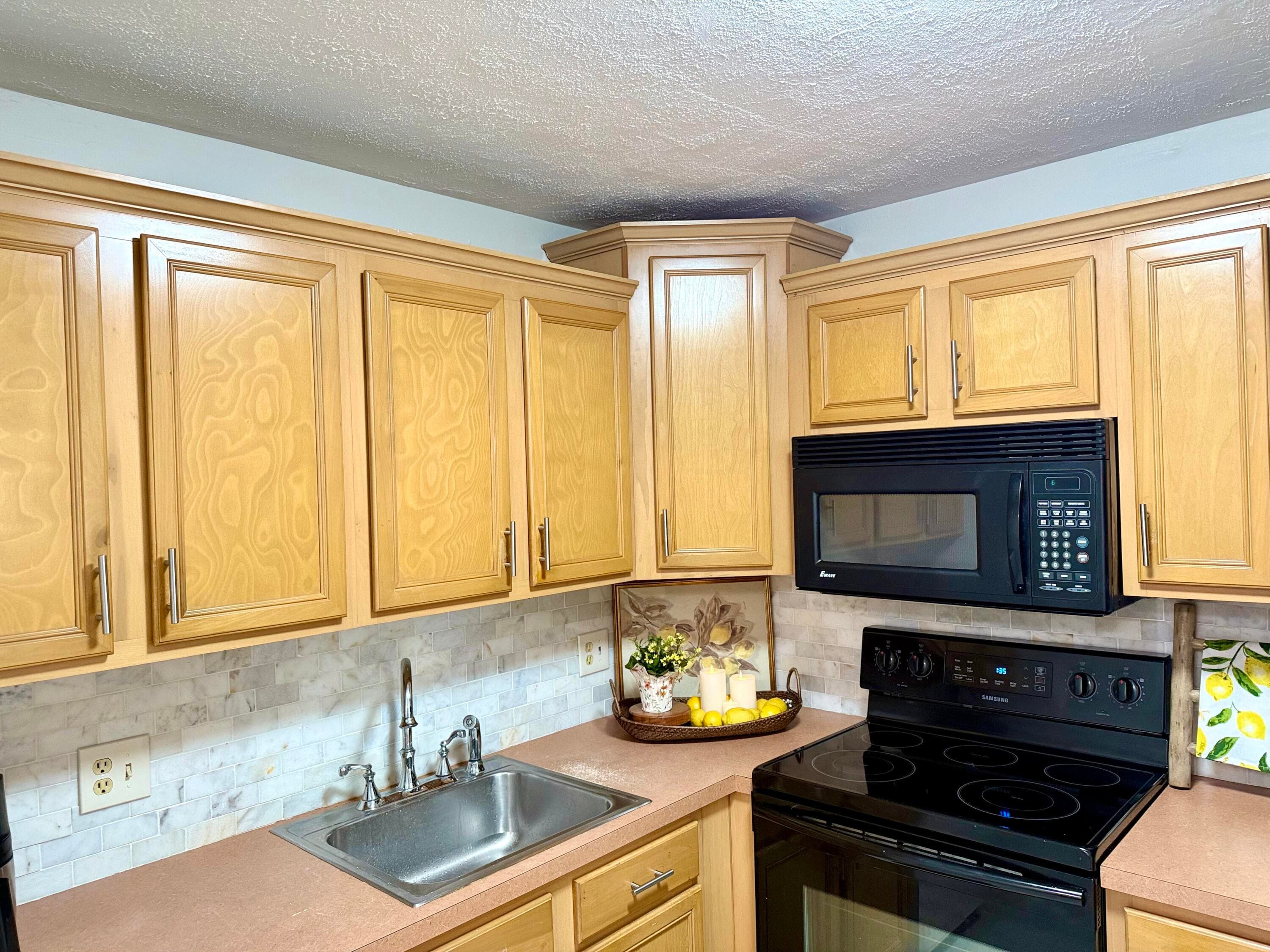 200 Village Green Circle E 310, Palm Springs, FL 33461 — photo 3 of 17