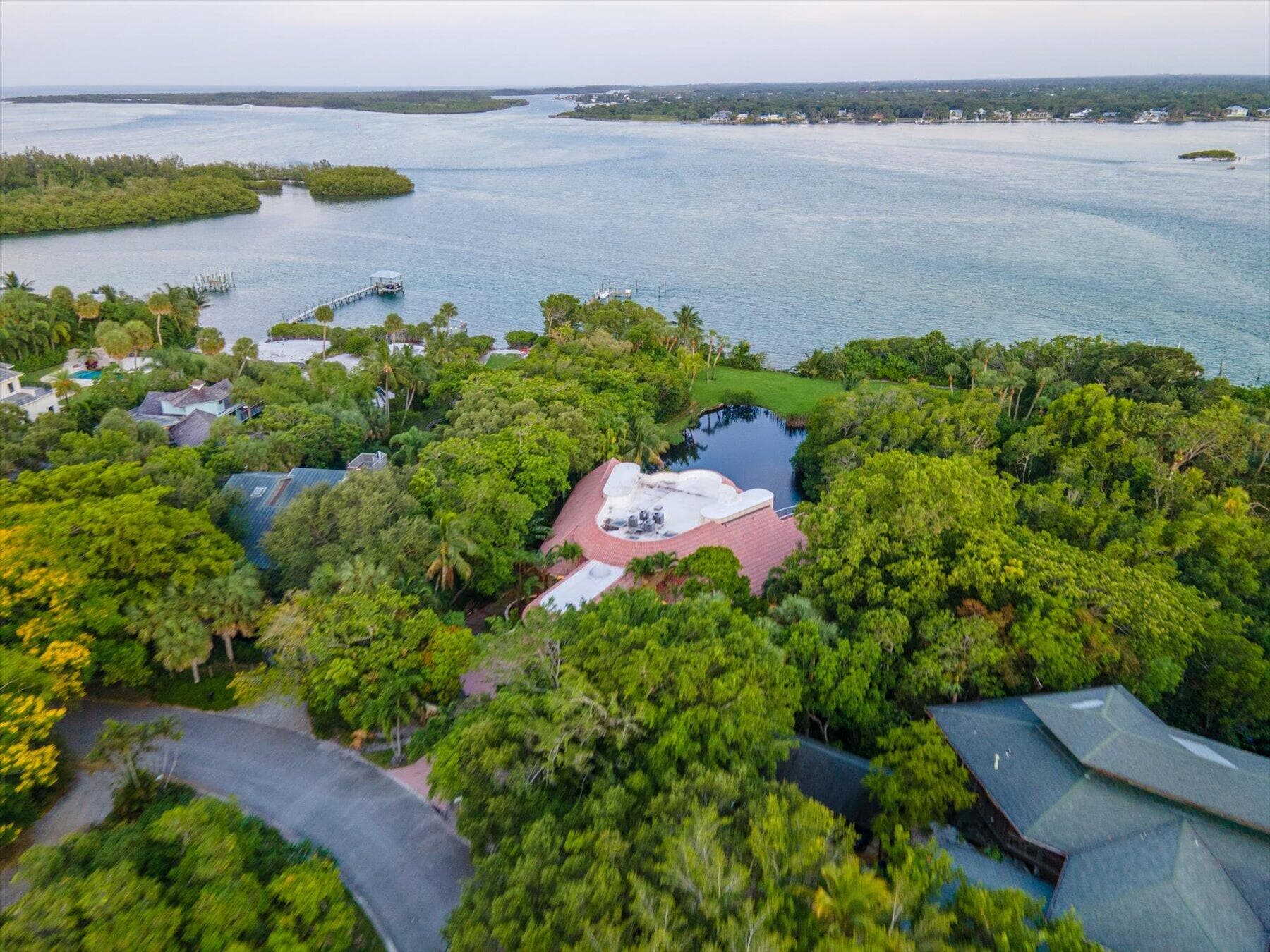 49 W High Point Road, Sewalls Point, FL 34996 — photo 7 of 99