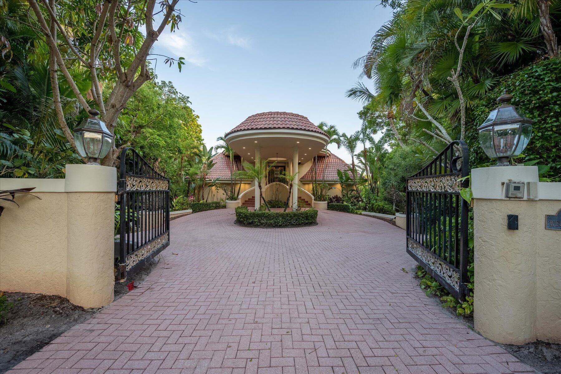 49 W High Point Road, Sewalls Point, FL 34996 — photo 9 of 99