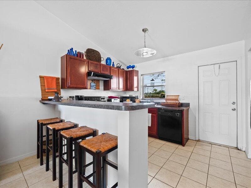 913 SE Forrest Park Drive, Stuart, FL 34994 — photo 3 of 15