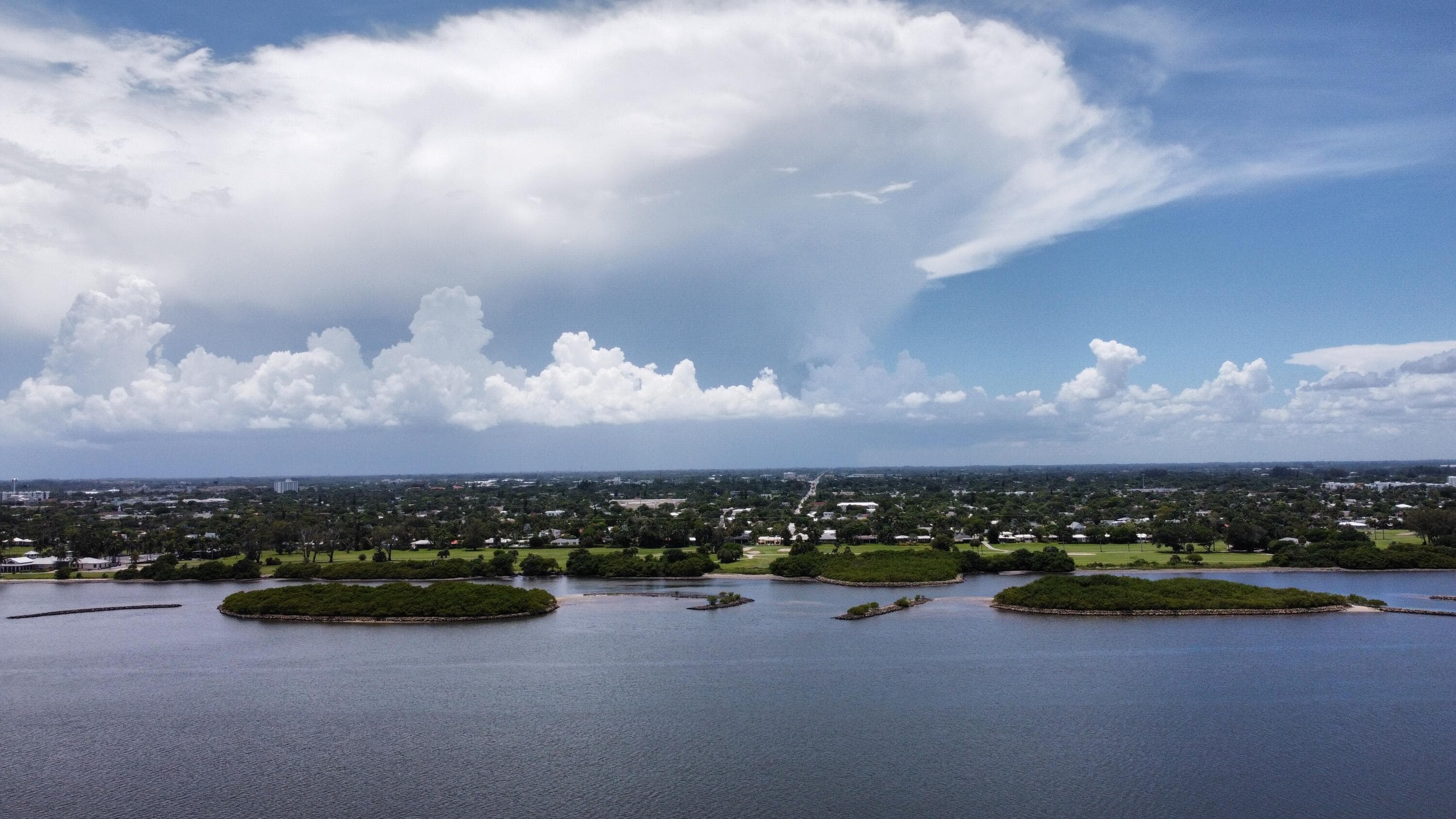2560 S Ocean Boulevard 416, Palm Beach, FL 33480 — photo 8 of 37
