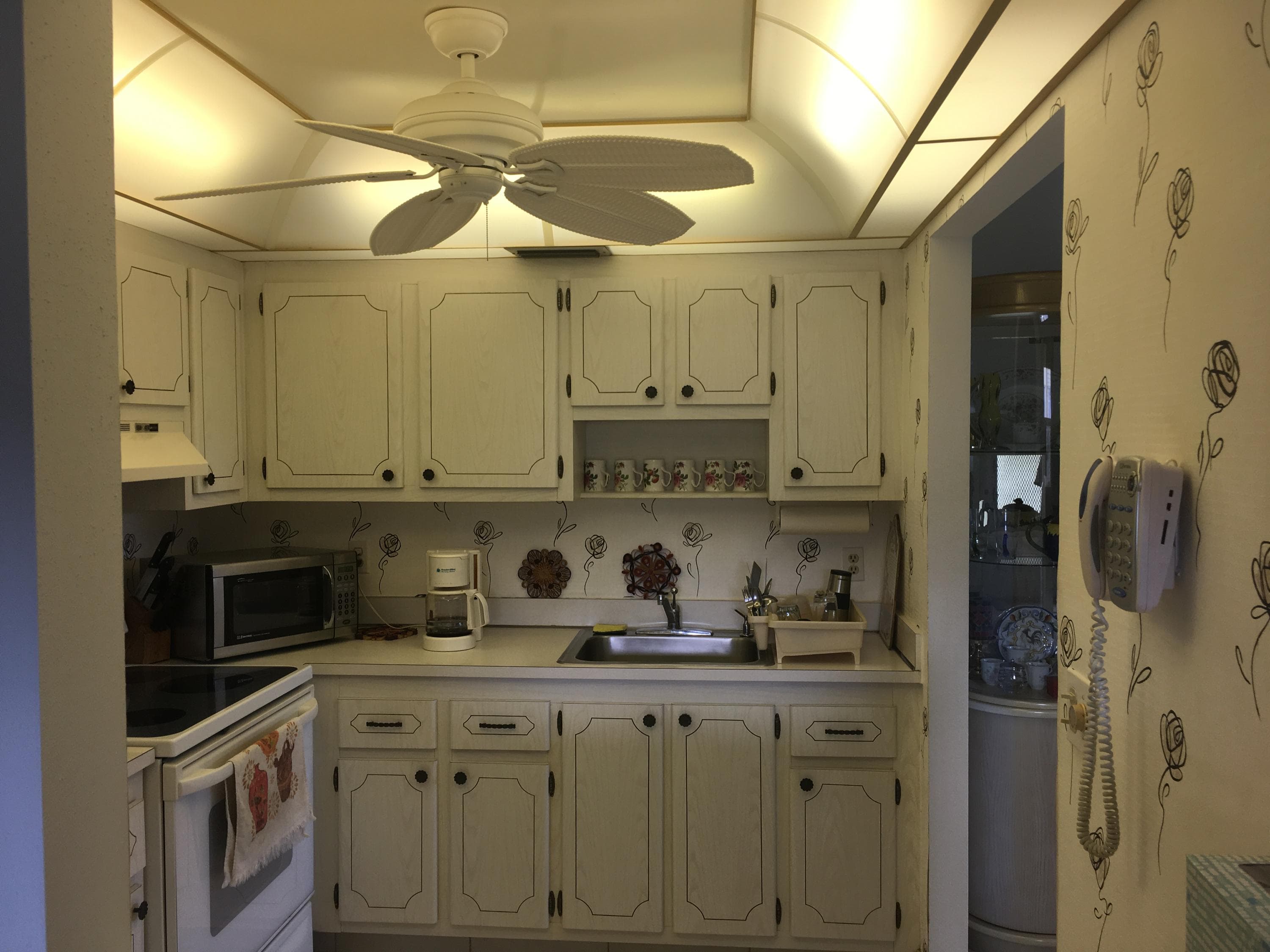 99 Saxony C, Delray Beach, FL 33446 — photo 7 of 34