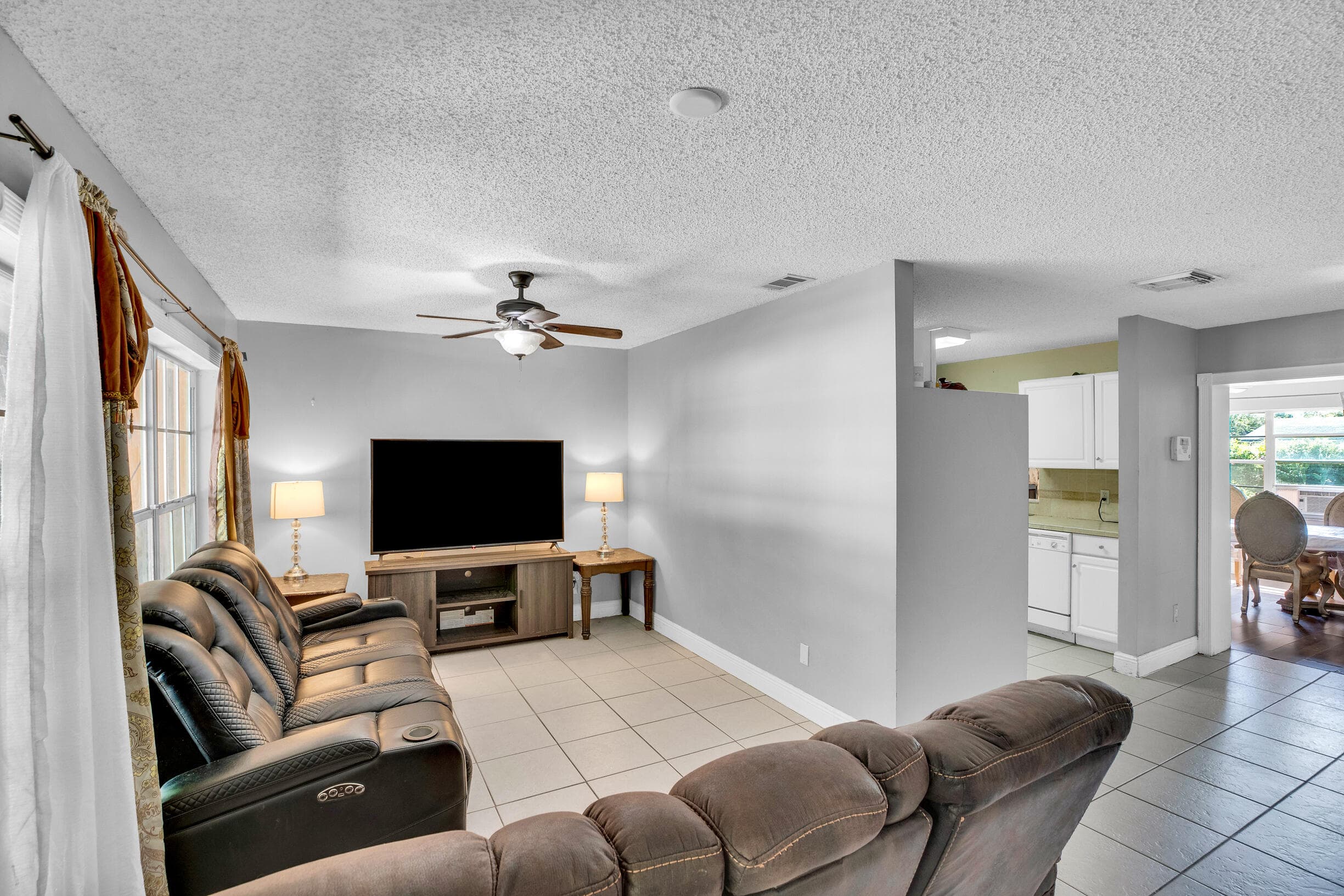 5402 Shannon Drive, Fort Pierce, FL 34951 — photo 4 of 19