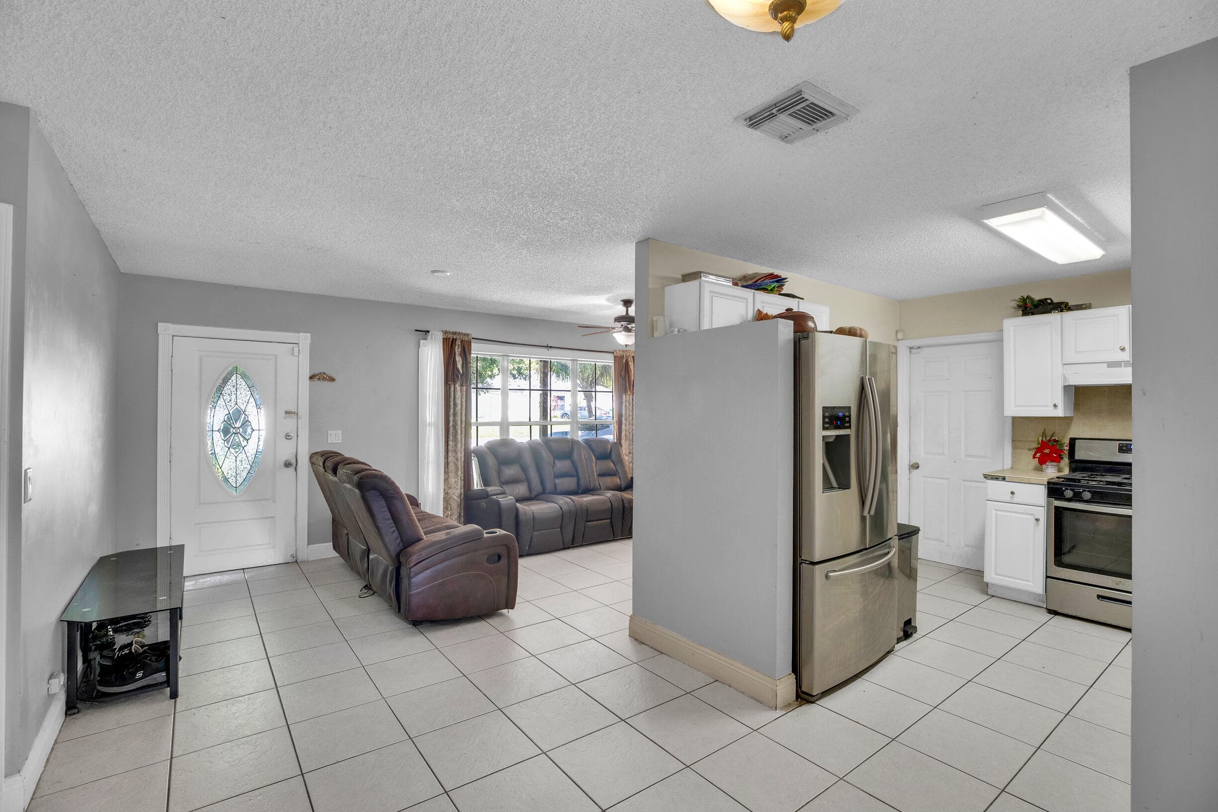 5402 Shannon Drive, Fort Pierce, FL 34951 — photo 6 of 19