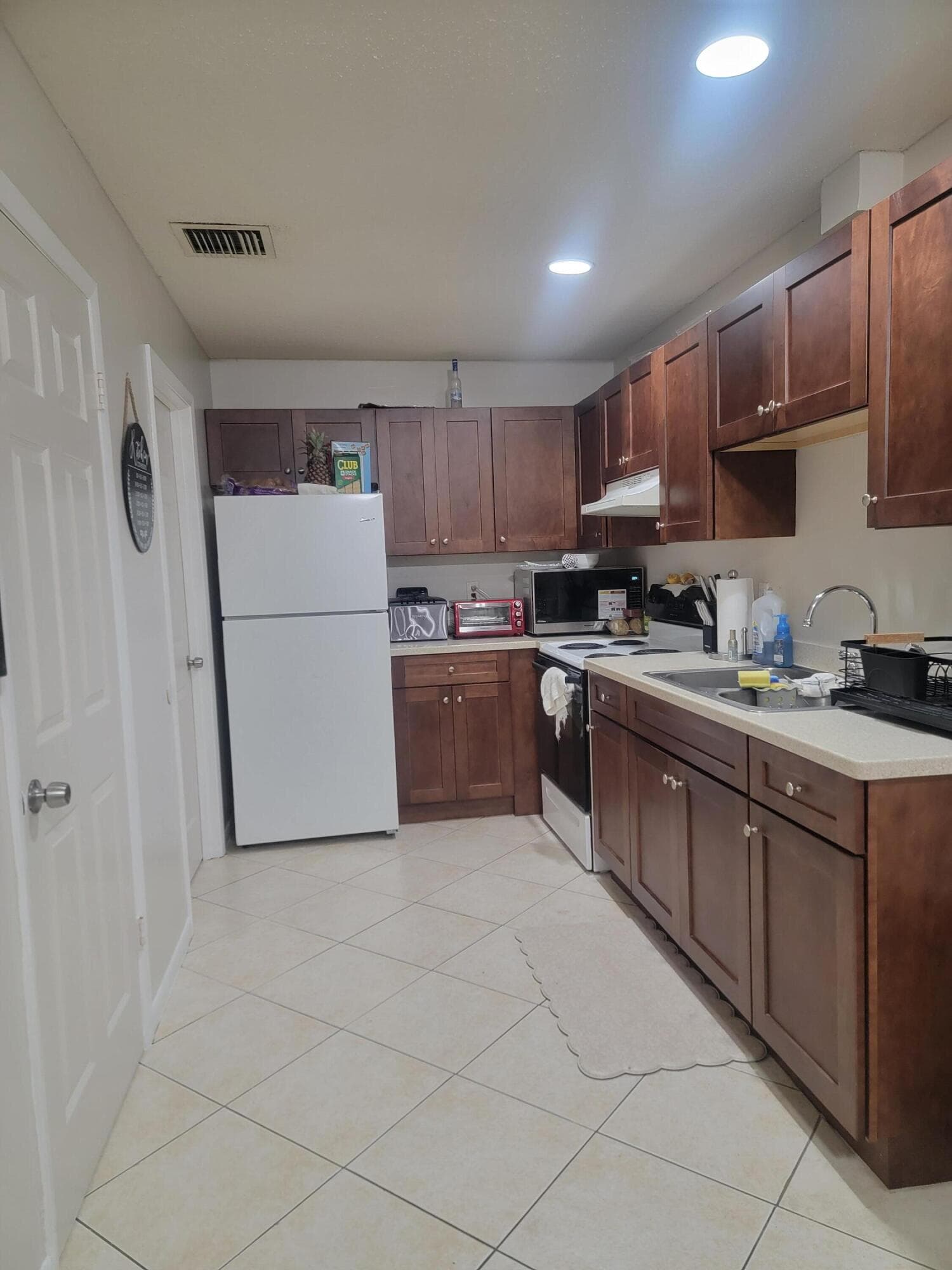 2001 Oleander Boulevard C, Fort Pierce, FL 34950 — photo 5 of 10