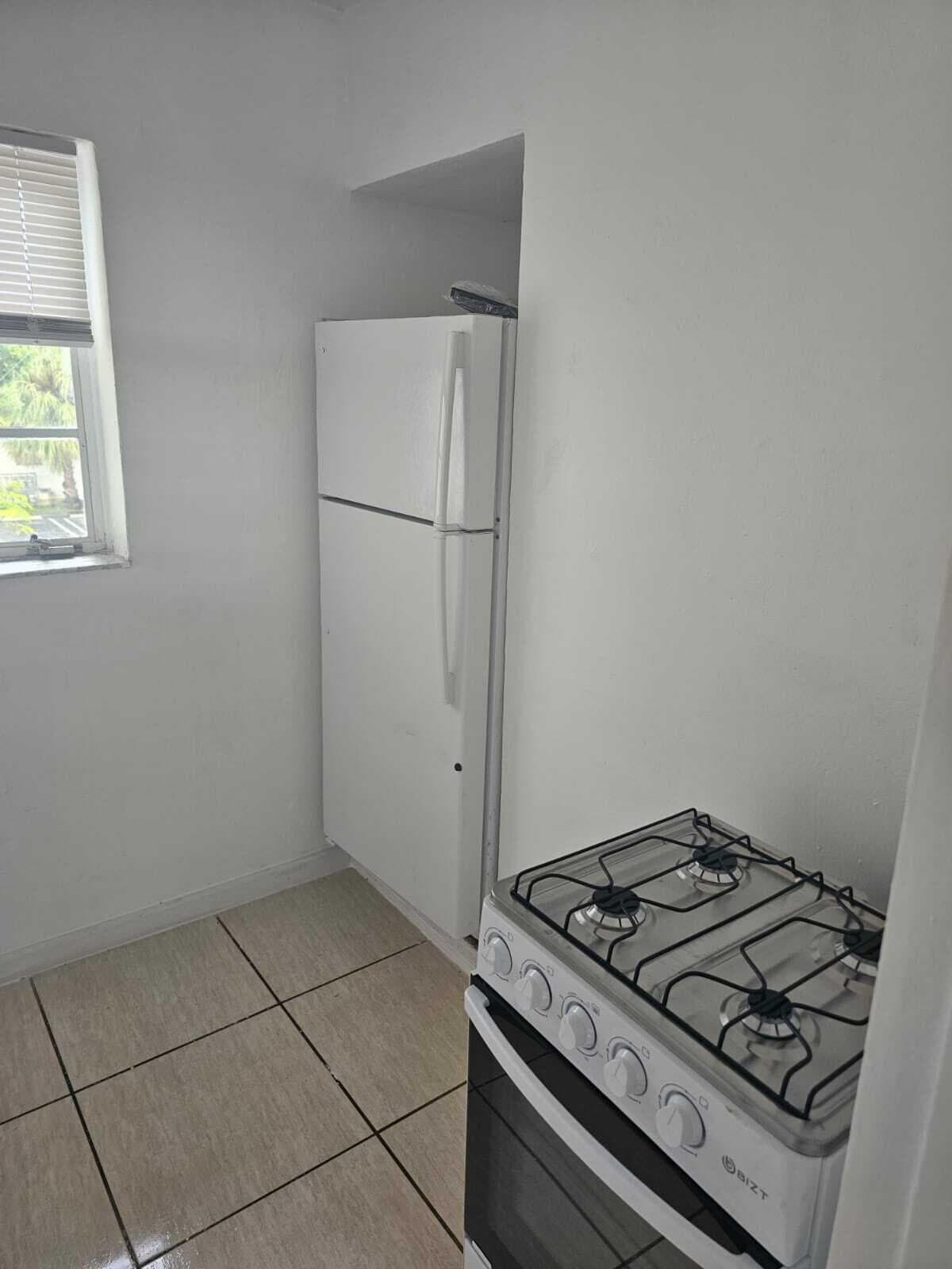 630 84th Street 28, Miami Beach, FL 33141 — photo 10 of 22