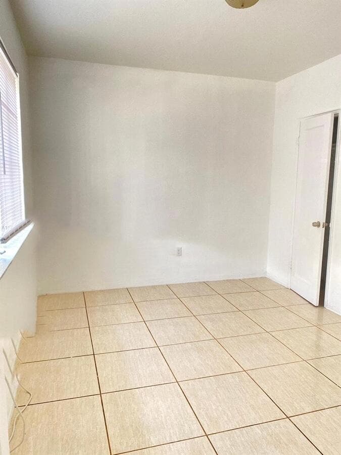 630 84th Street 28, Miami Beach, FL 33141 — photo 18 of 22