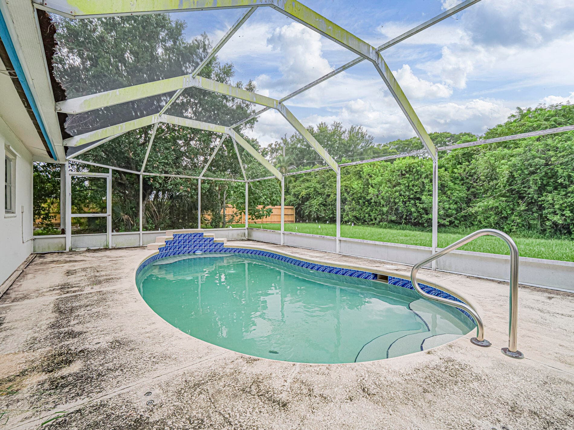 2185 32nd Avenue, Vero Beach, FL 32960 — photo 4 of 28