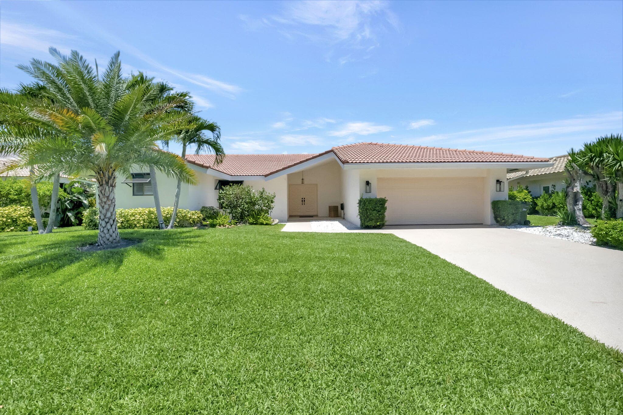 902 Foxpointe Circle, Delray Beach, FL 33445 — photo 1 of 43