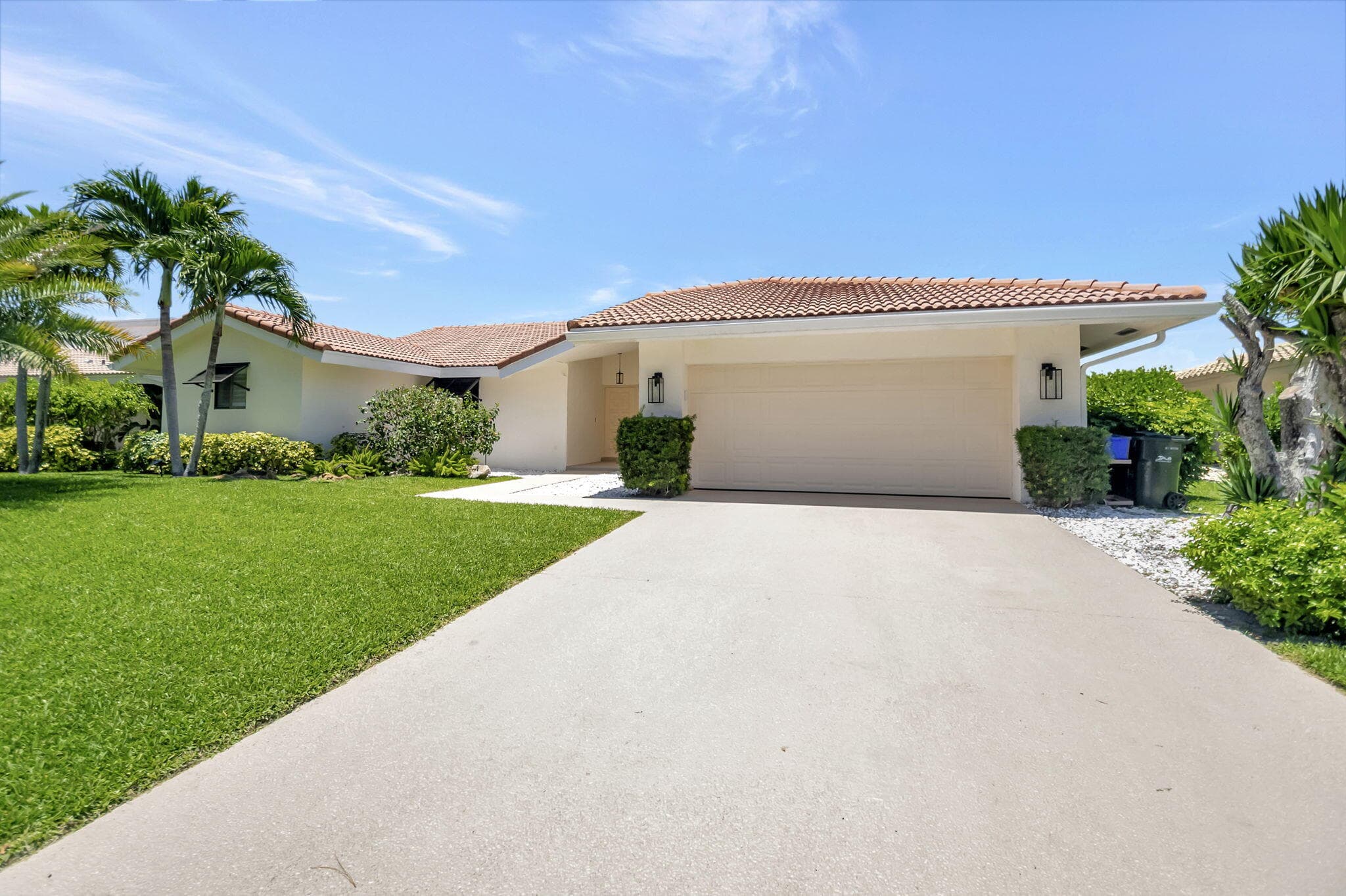 902 Foxpointe Circle, Delray Beach, FL 33445 — photo 3 of 43