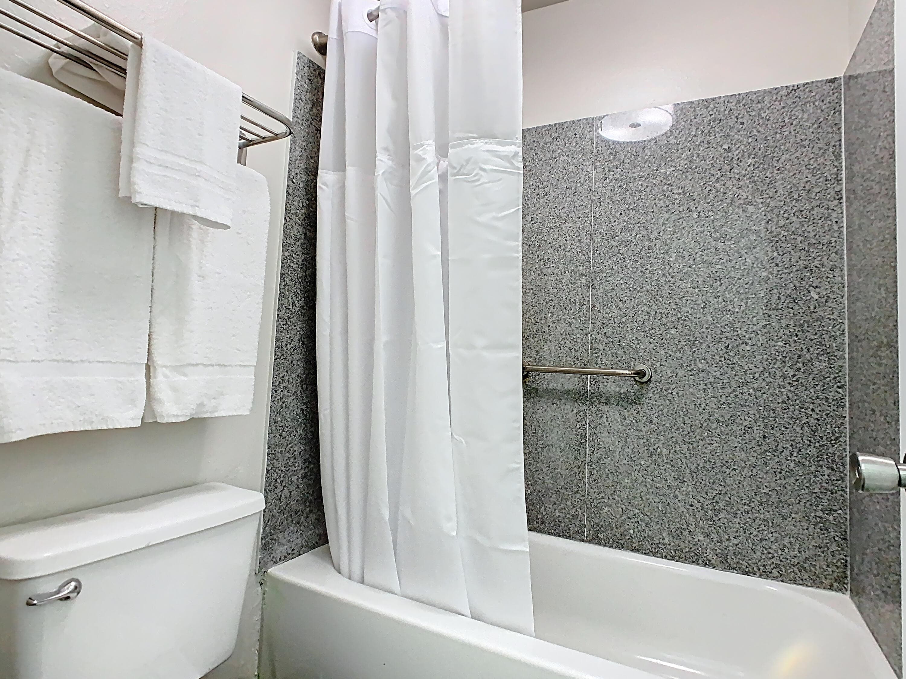 44199 Us-27, Davenport, FL 33897 — photo 12 of 26