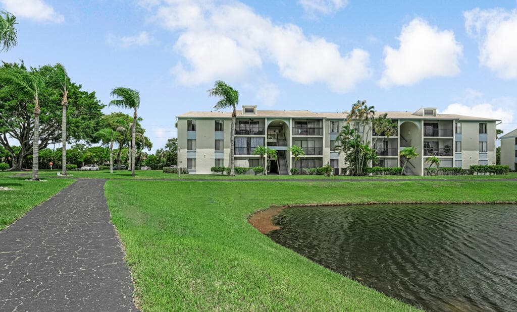 1112 Green Pine Boulevard G3, West Palm Beach, FL 33409 — photo 7 of 36