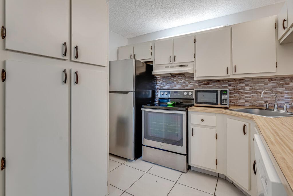1112 Green Pine Boulevard G3, West Palm Beach, FL 33409 — photo 21 of 36