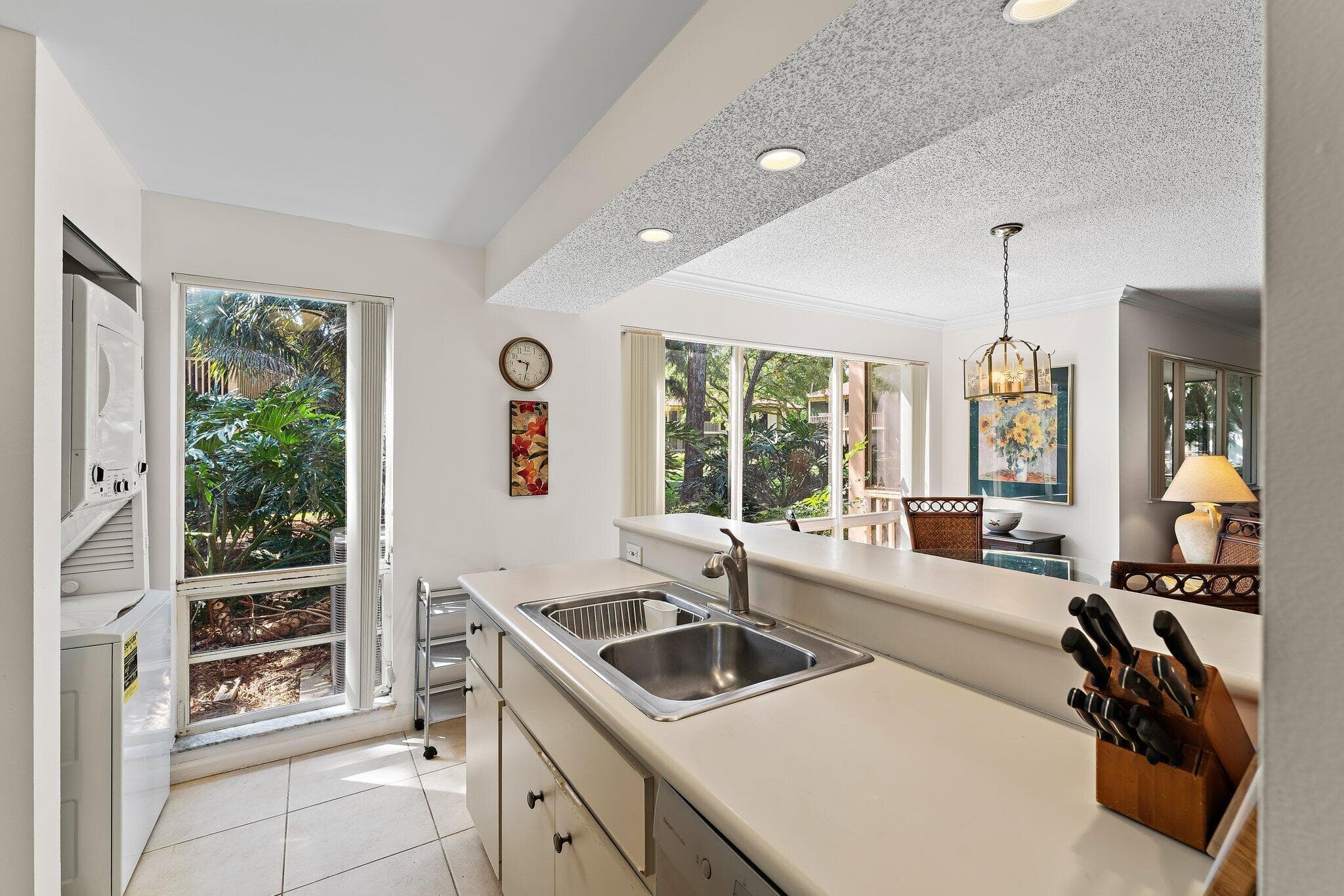 527 Brackenwood Place, Palm Beach Gardens, FL 33418 — photo 10 of 35