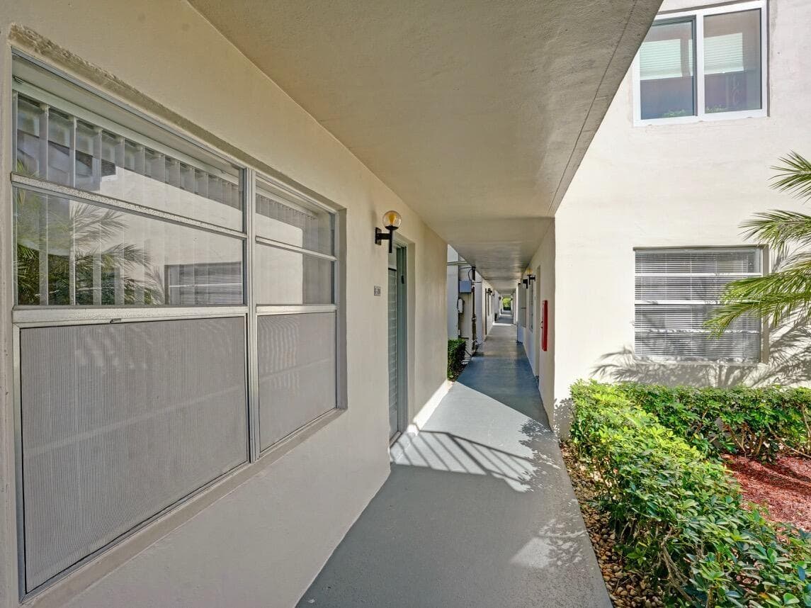 298 Burgundy G, Delray Beach, FL 33484 — photo 4 of 41