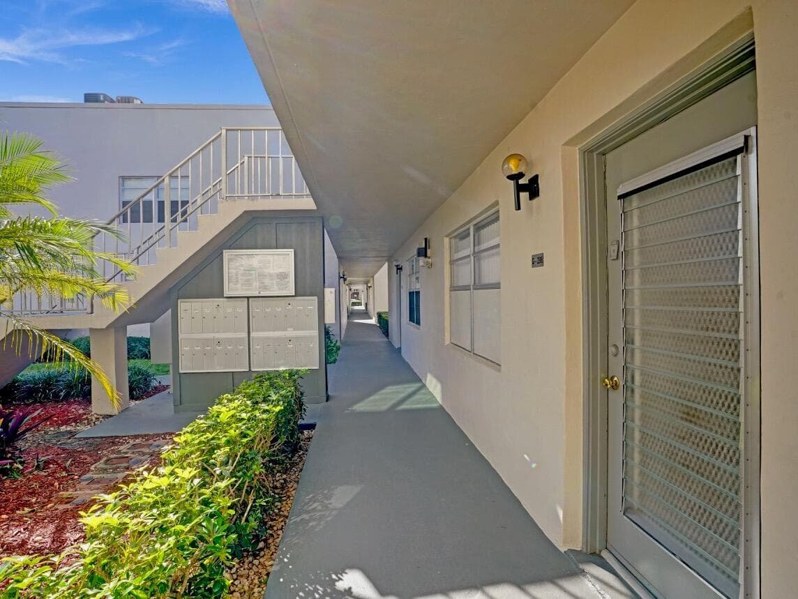 298 Burgundy G, Delray Beach, FL 33484 — photo 5 of 41