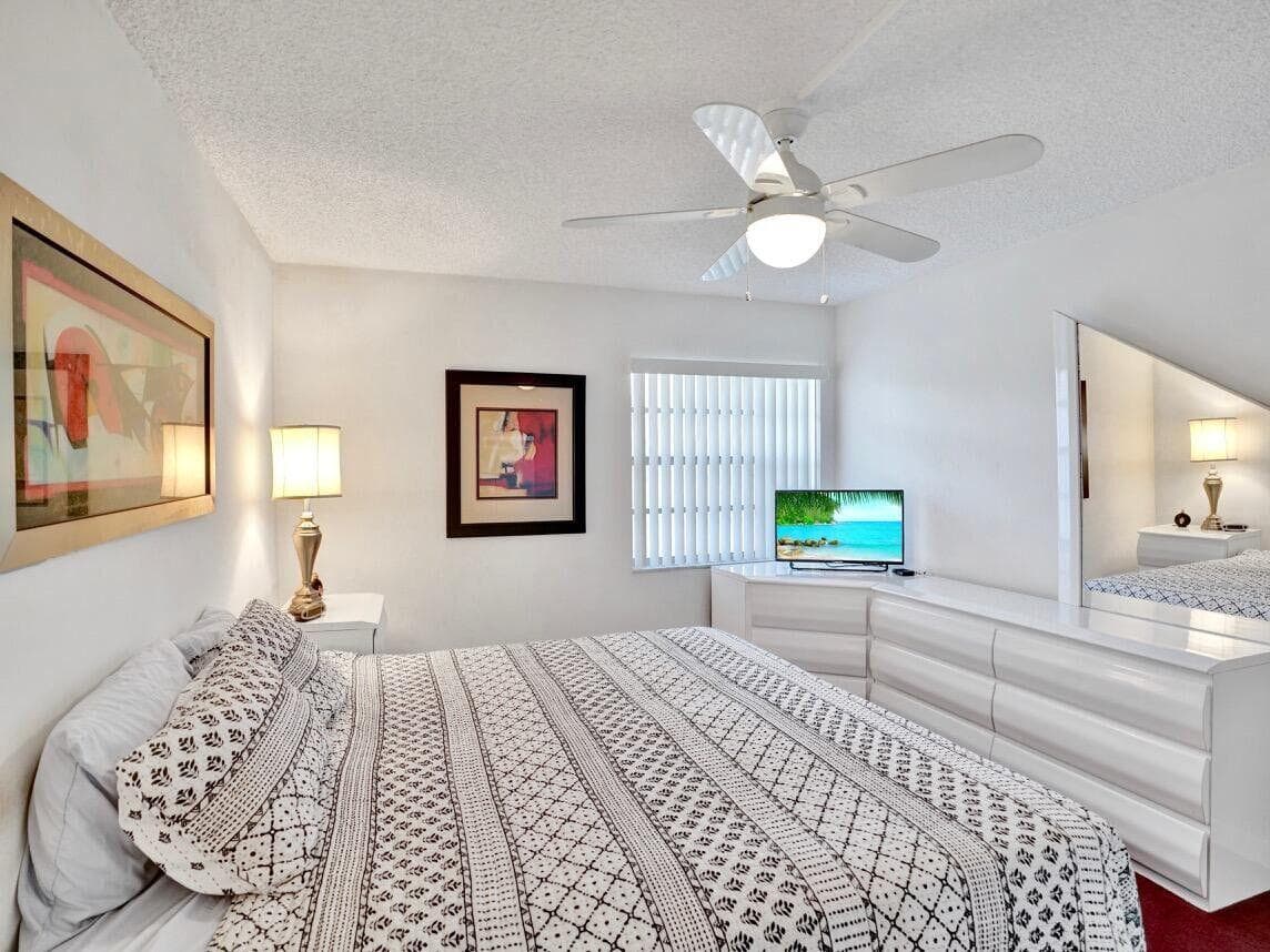 298 Burgundy G, Delray Beach, FL 33484 — photo 18 of 41