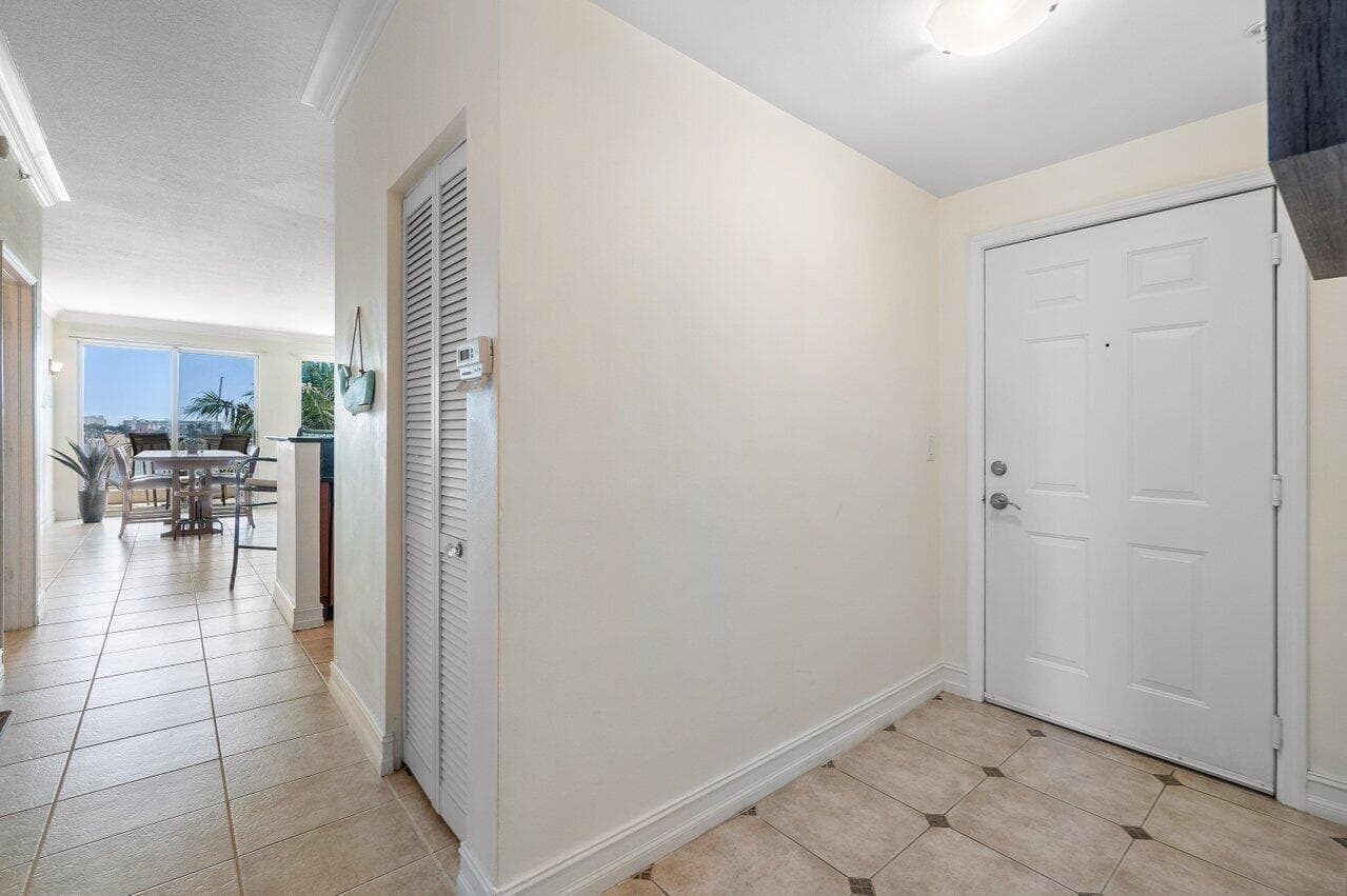 806 E Windward 301 Way 301, Lantana, FL 33462 — photo 8 of 45