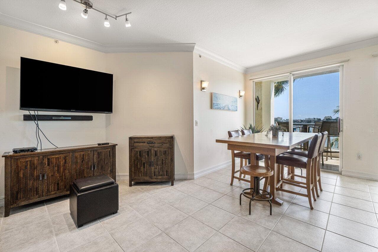 806 E Windward 301 Way 301, Lantana, FL 33462 — photo 10 of 45
