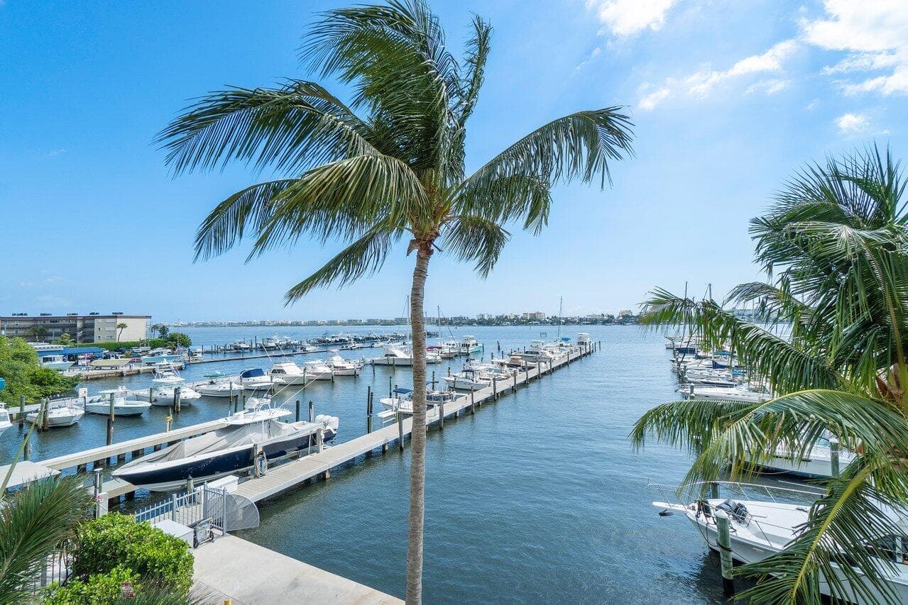 806 E Windward 301 Way 301, Lantana, FL 33462 — photo 33 of 45