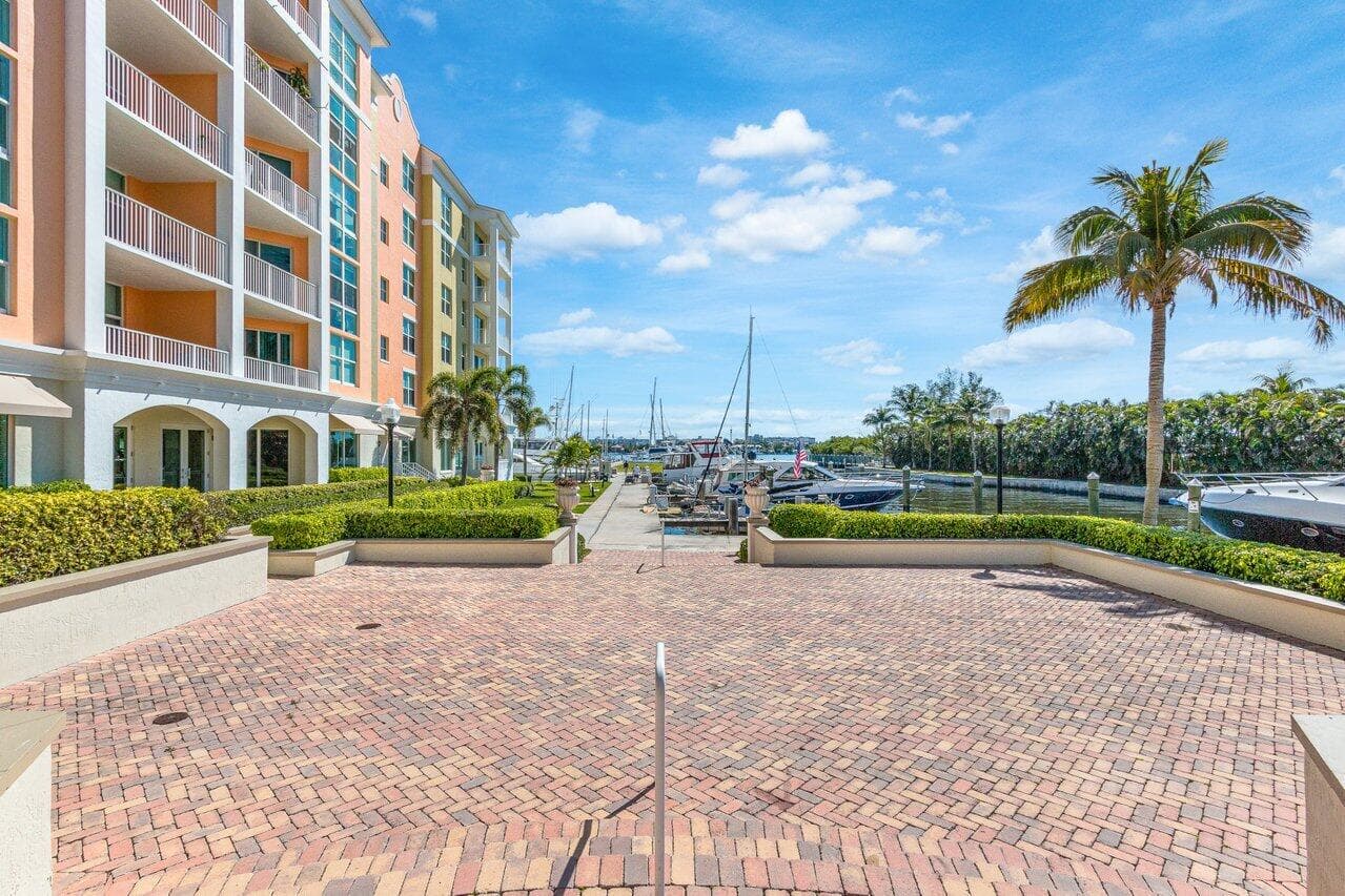 806 E Windward 301 Way 301, Lantana, FL 33462 — photo 34 of 45