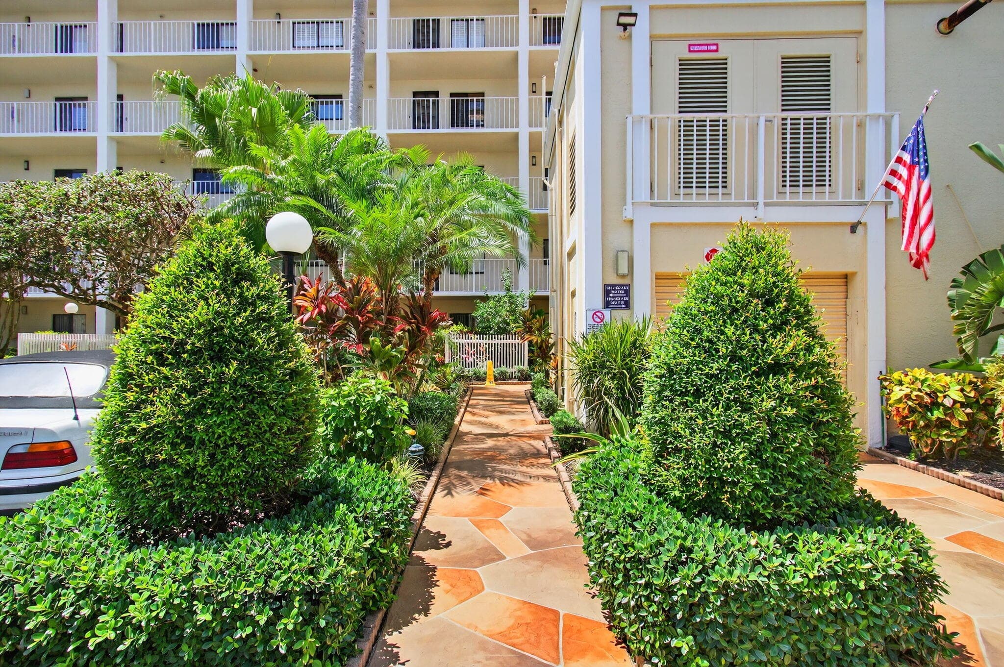7290 Kinghurst Drive 405, Delray Beach, FL 33446 — photo 6 of 92