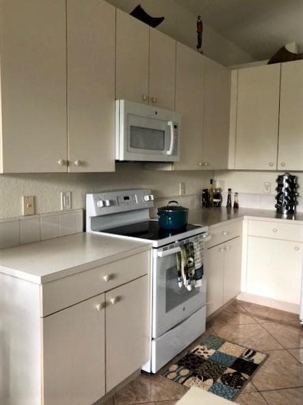 6204 Santa Margarito Drive, Fort Pierce, FL 34951 — photo 9 of 20