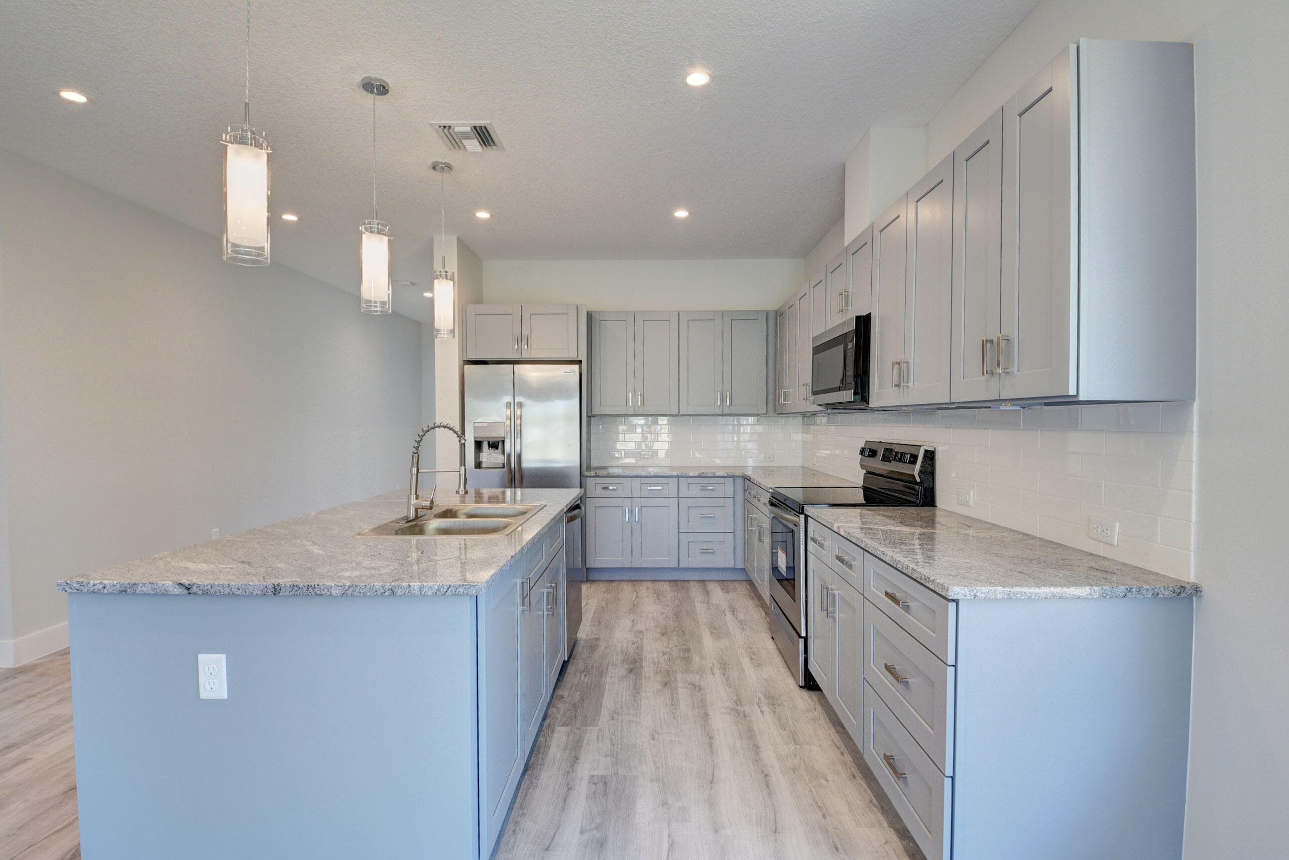 715 NW 1st Street, Delray Beach, FL 33444 — photo 9 of 39