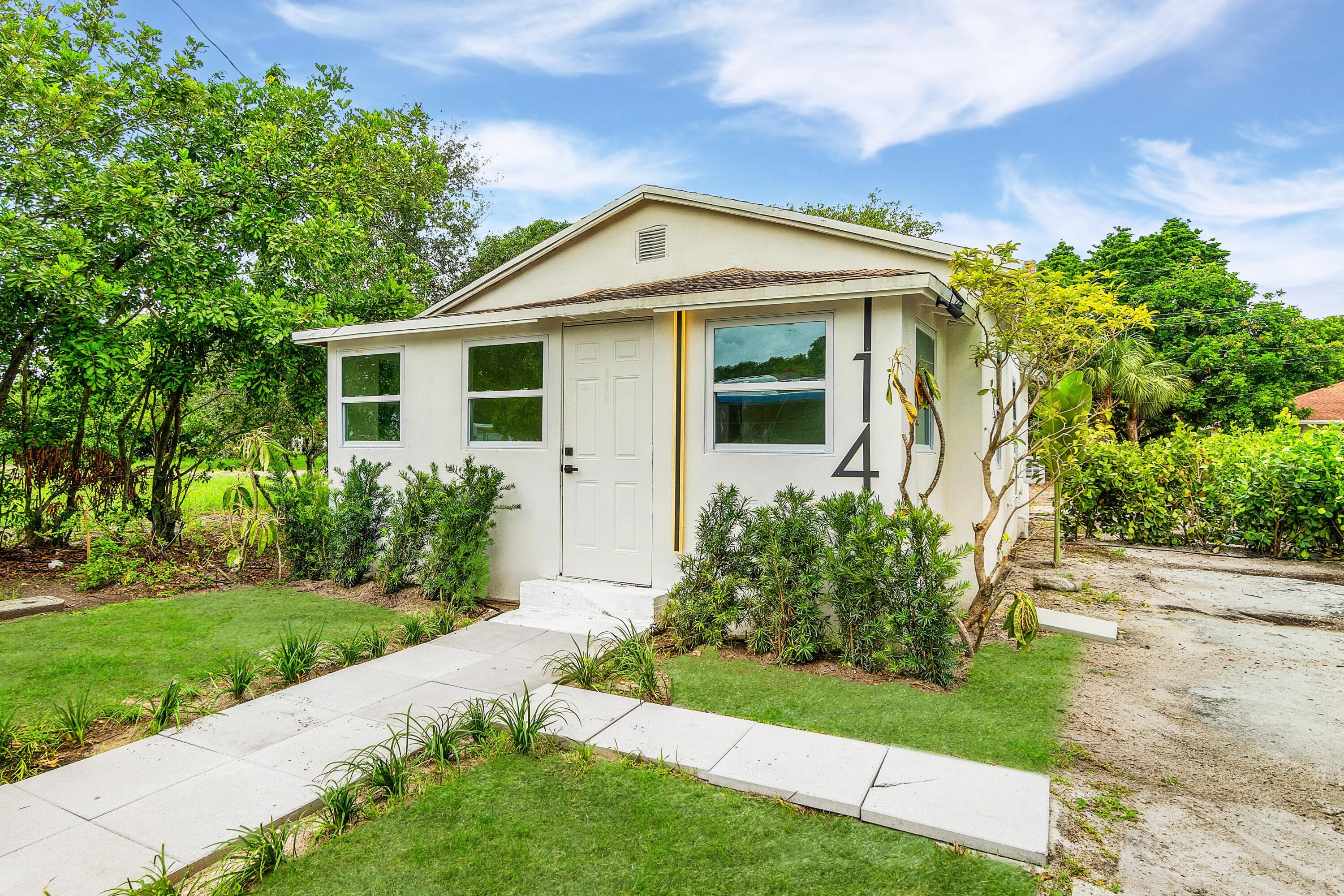 114 NW 10th Avenue, Delray Beach, FL 33444 — photo 2 of 33