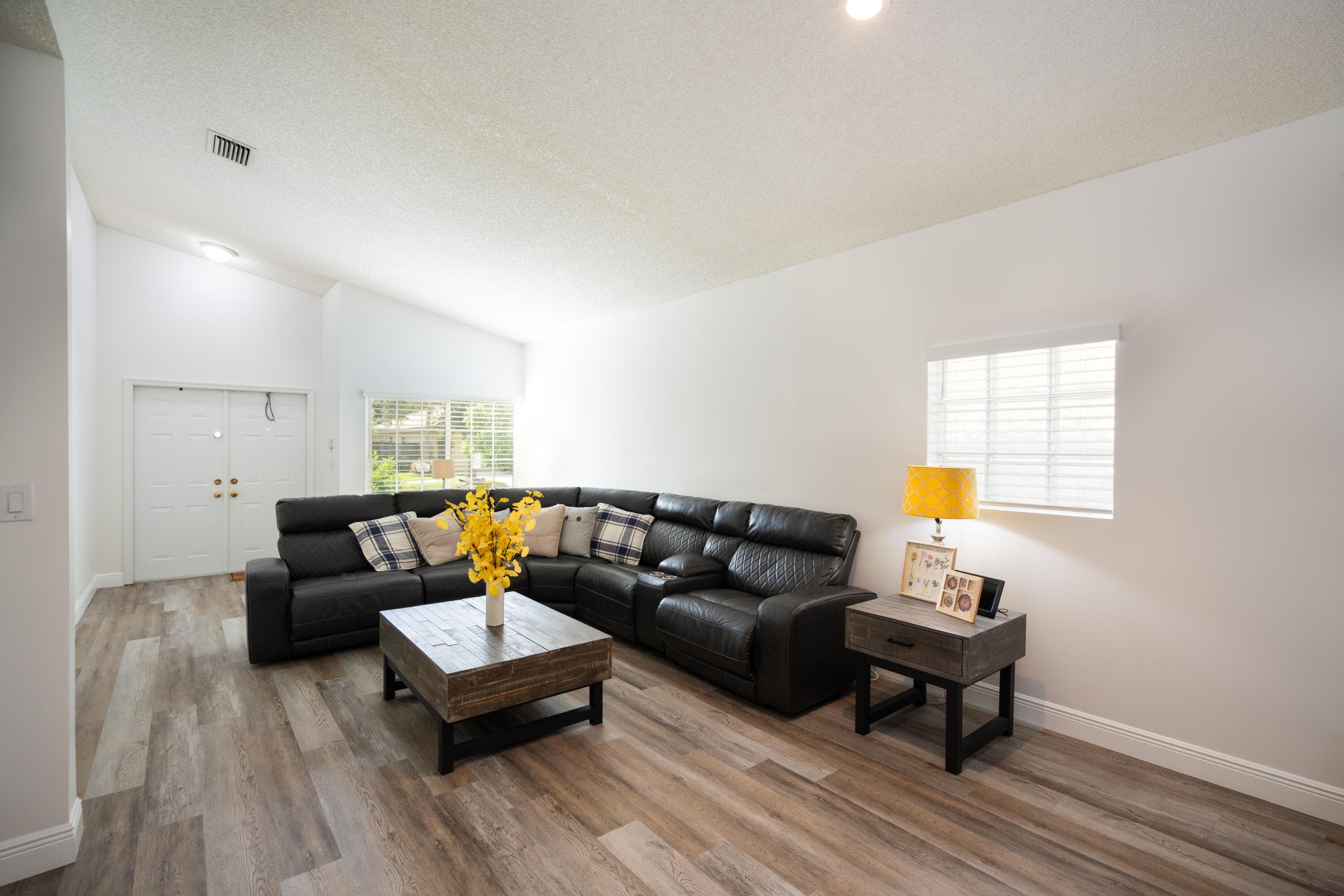 370 SW 203rd Avenue, Pembroke Pines, FL 33029 — photo 7 of 40
