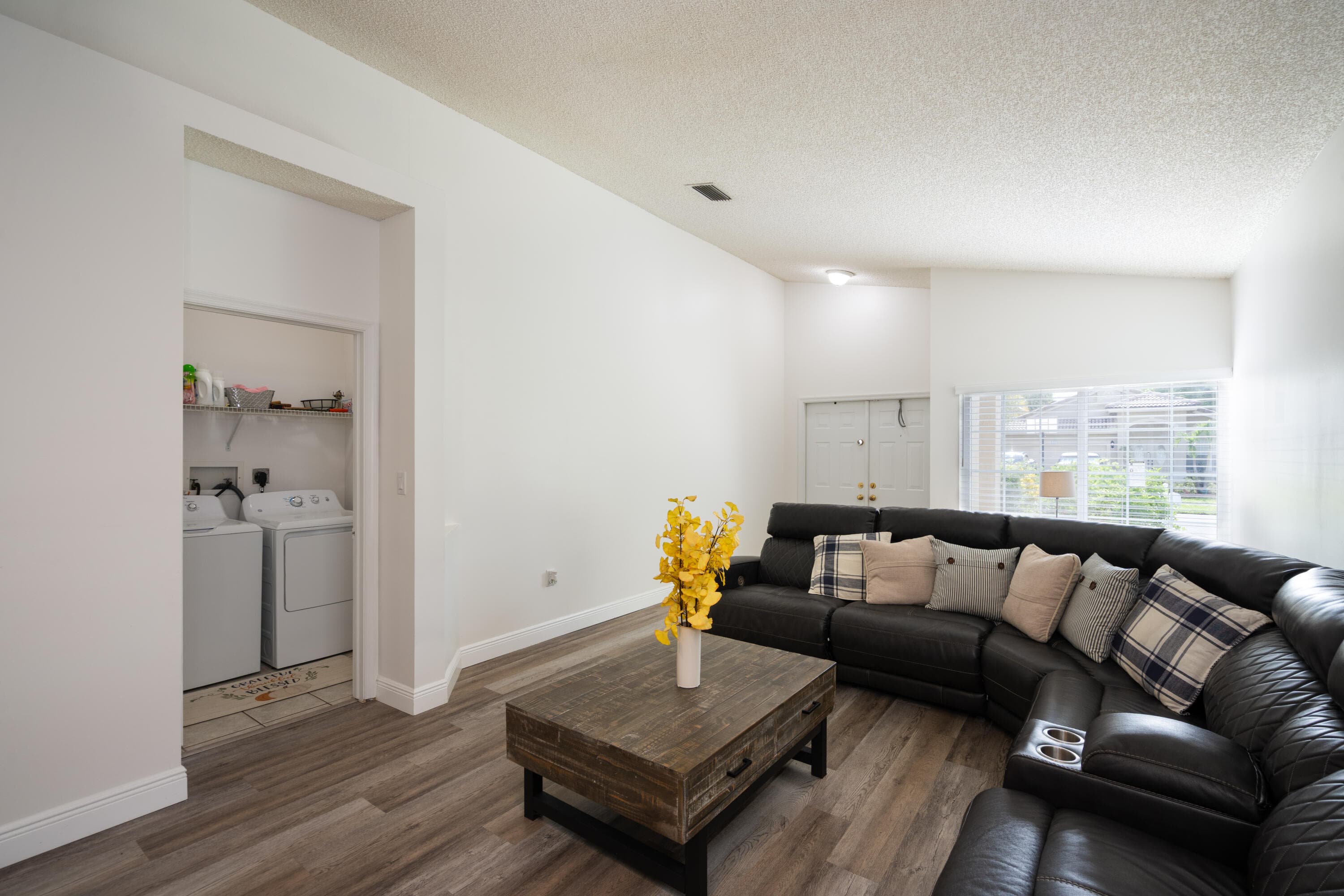 370 SW 203rd Avenue, Pembroke Pines, FL 33029 — photo 12 of 40
