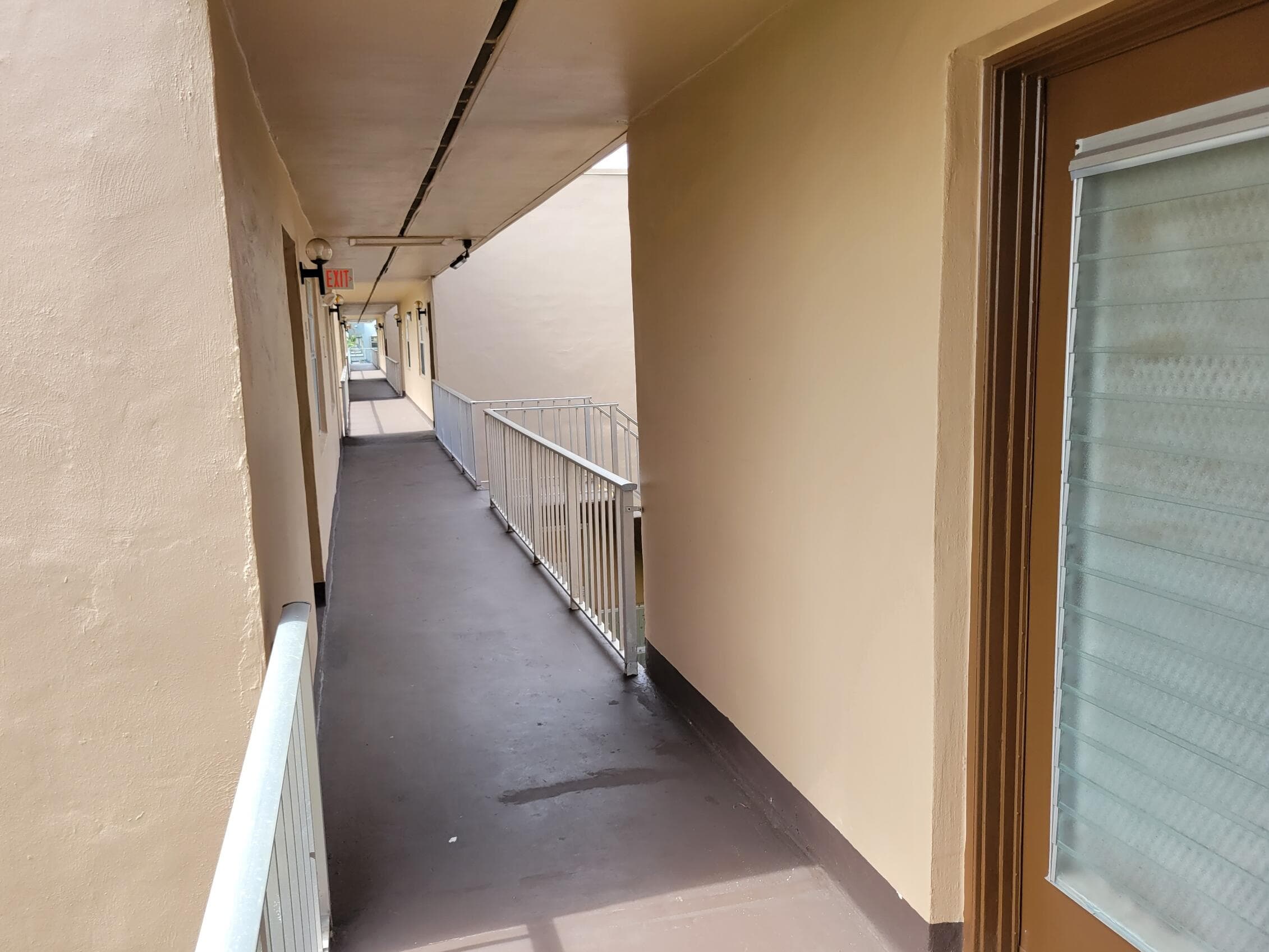 662 Burgundy N, Delray Beach, FL 33484 — photo 1 of 23