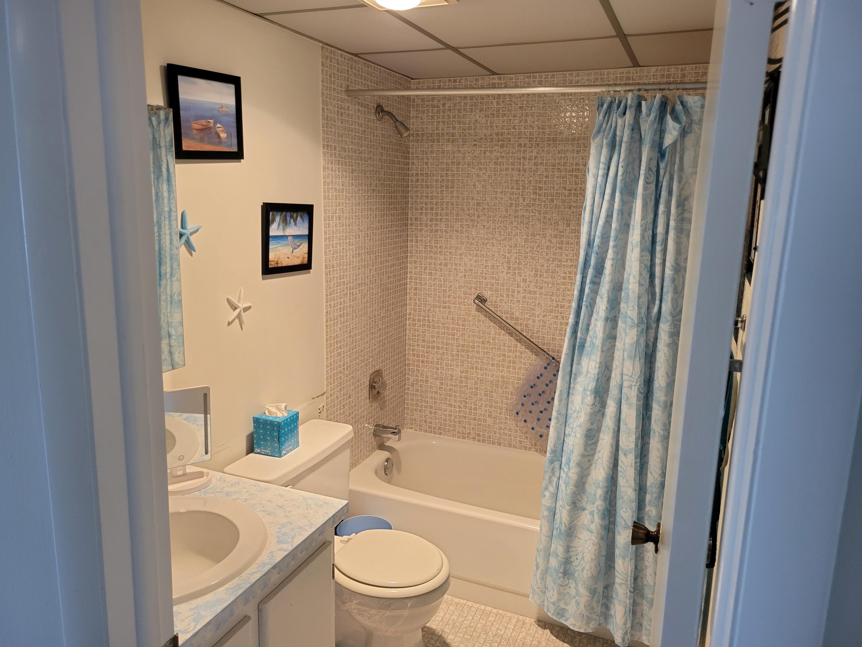 662 Burgundy N, Delray Beach, FL 33484 — photo 11 of 23