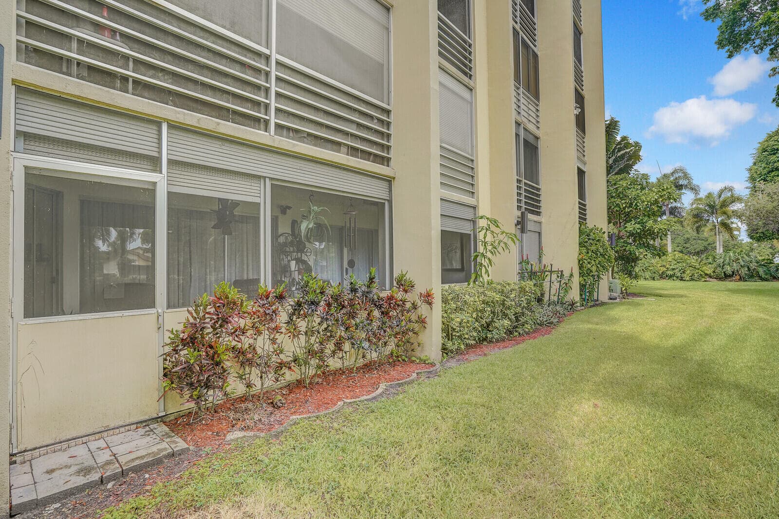 3524 Via Poinciana 102, Lake Worth, FL 33467 — photo 13 of 15