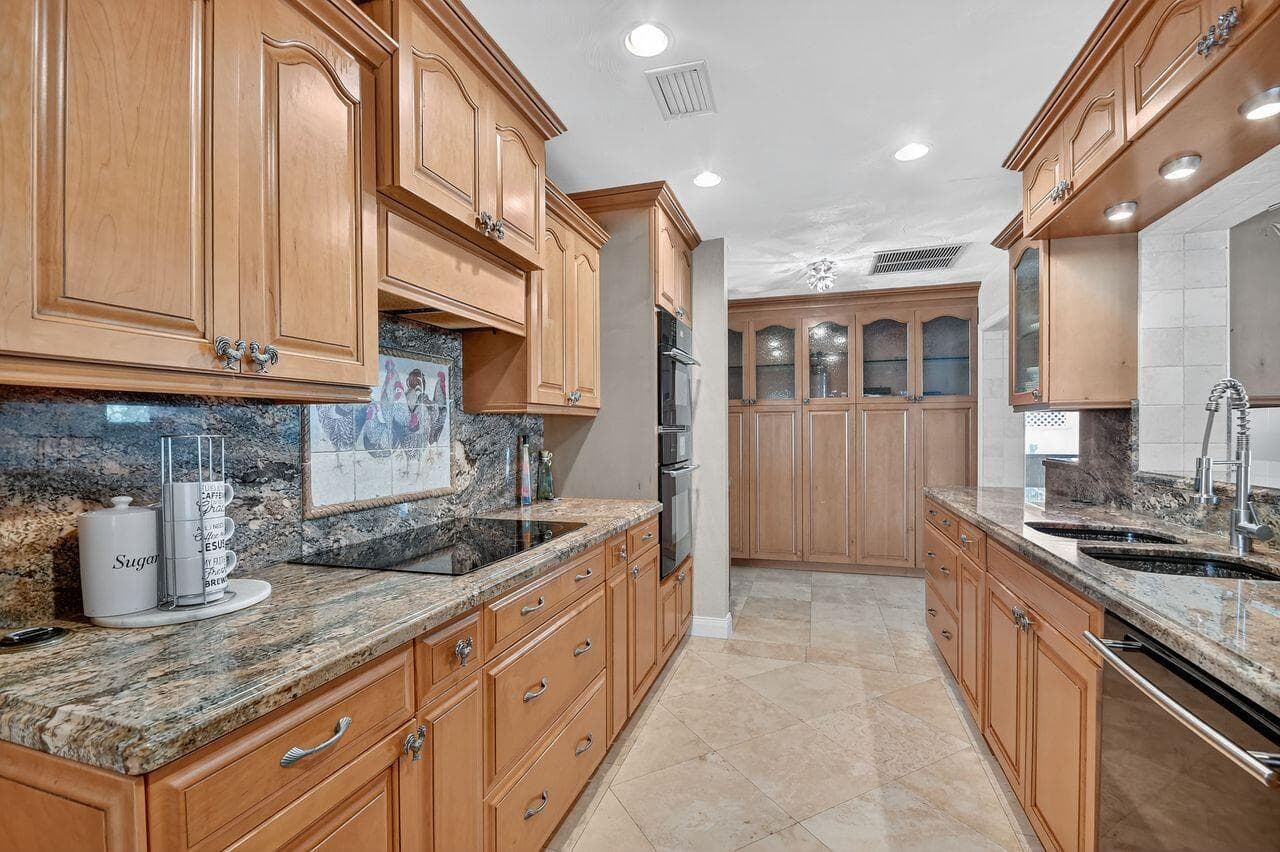 133 Greenbrier Drive, Palm Springs, FL 33461 — photo 23 of 66
