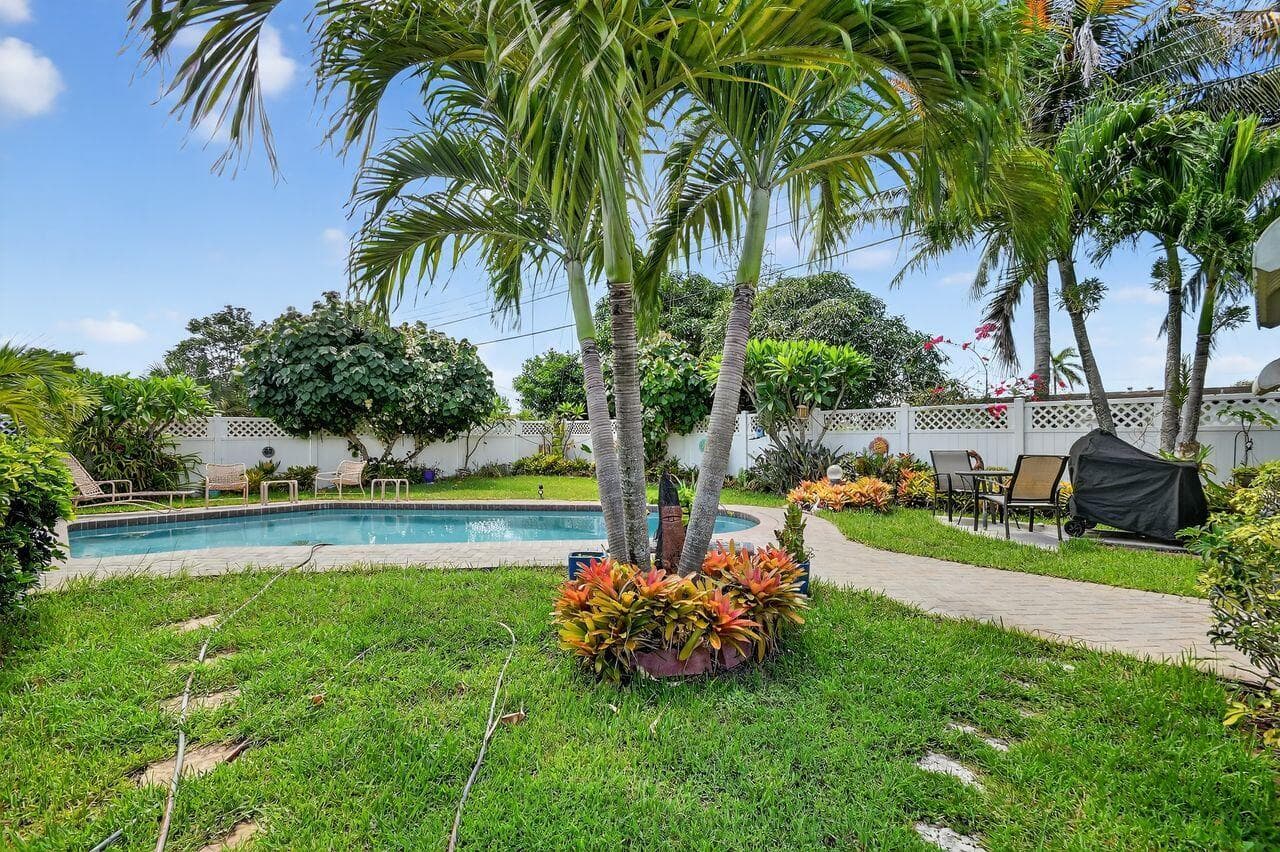 133 Greenbrier Drive, Palm Springs, FL 33461 — photo 43 of 66