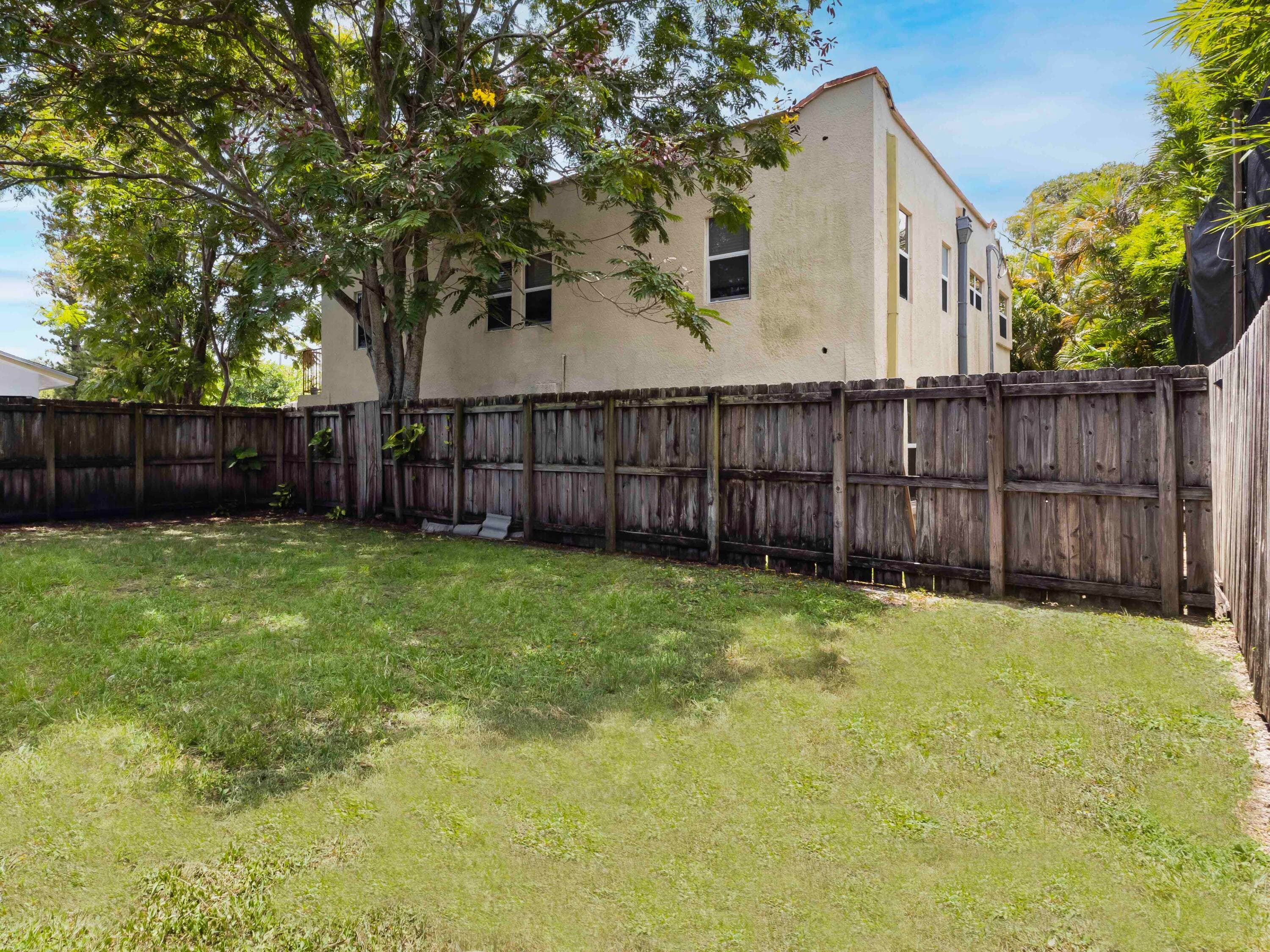 1680 NE 34th Lane, Oakland Park, FL 33334 — photo 37 of 49