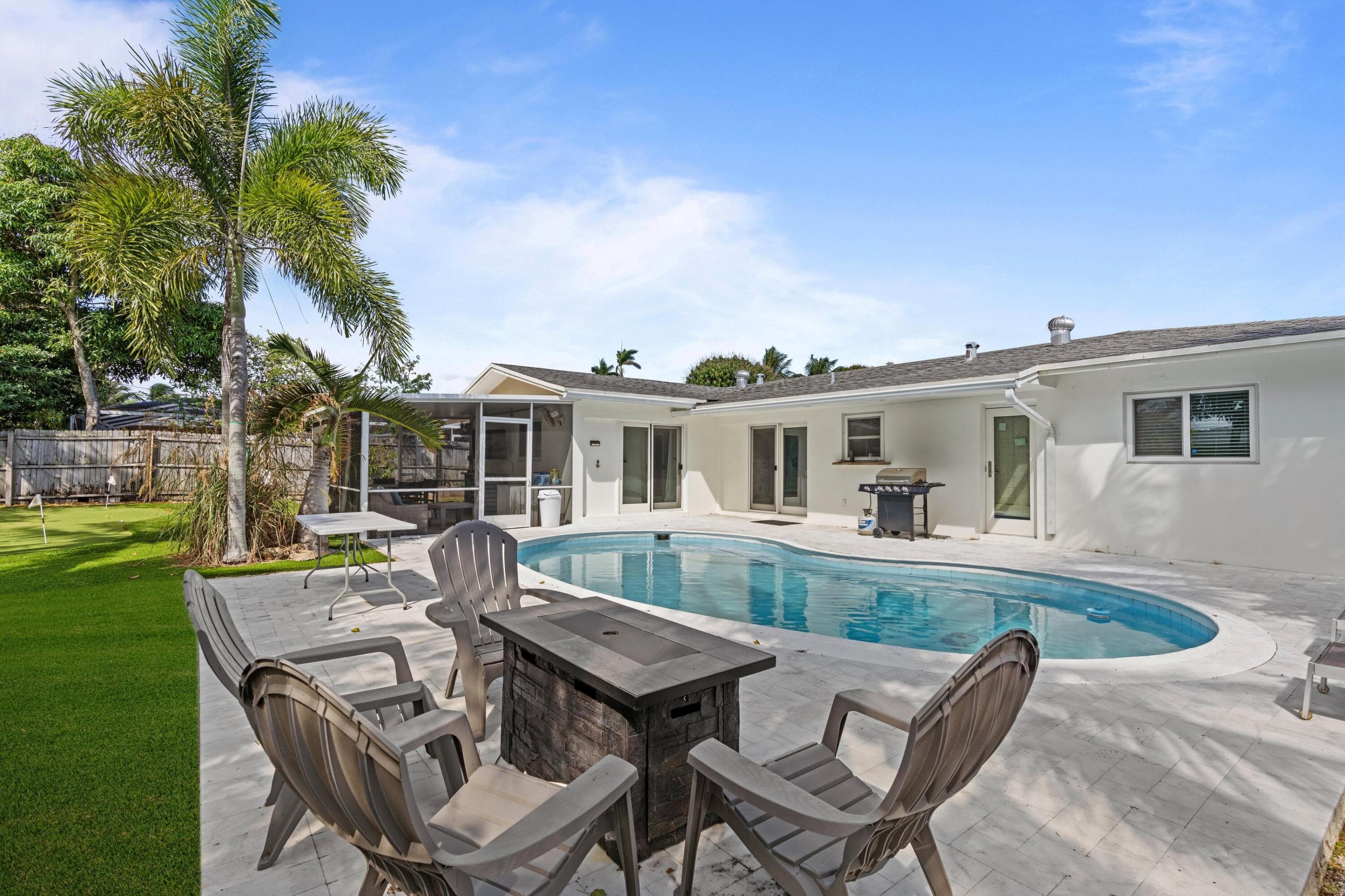 226 SW 13th Avenue SW, Boynton Beach, FL 33435 — photo 1 of 16