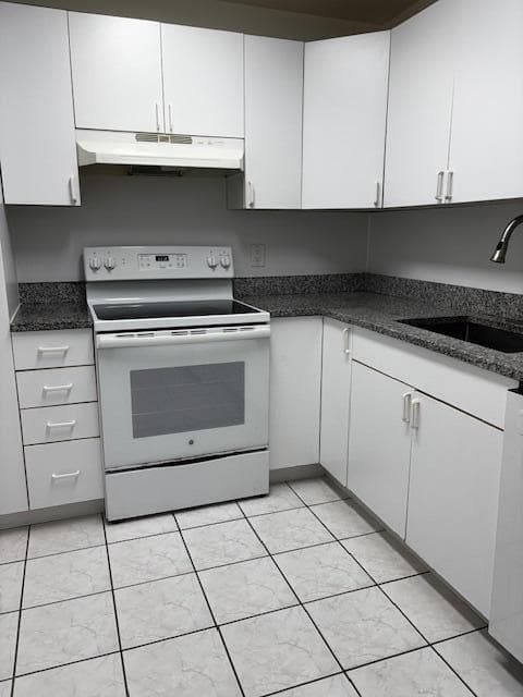 5280 NW 2nd Avenue 213, Boca Raton, FL 33487 — photo 3 of 17
