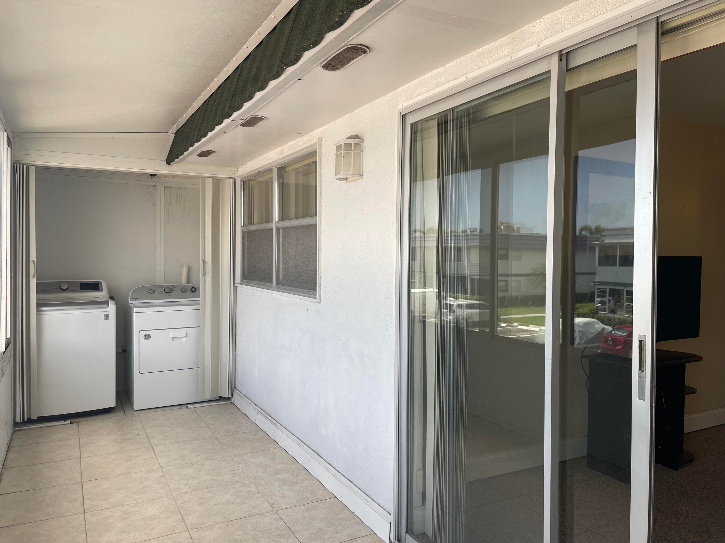 564 Brittany L, Delray Beach, FL 33446 — photo 13 of 52