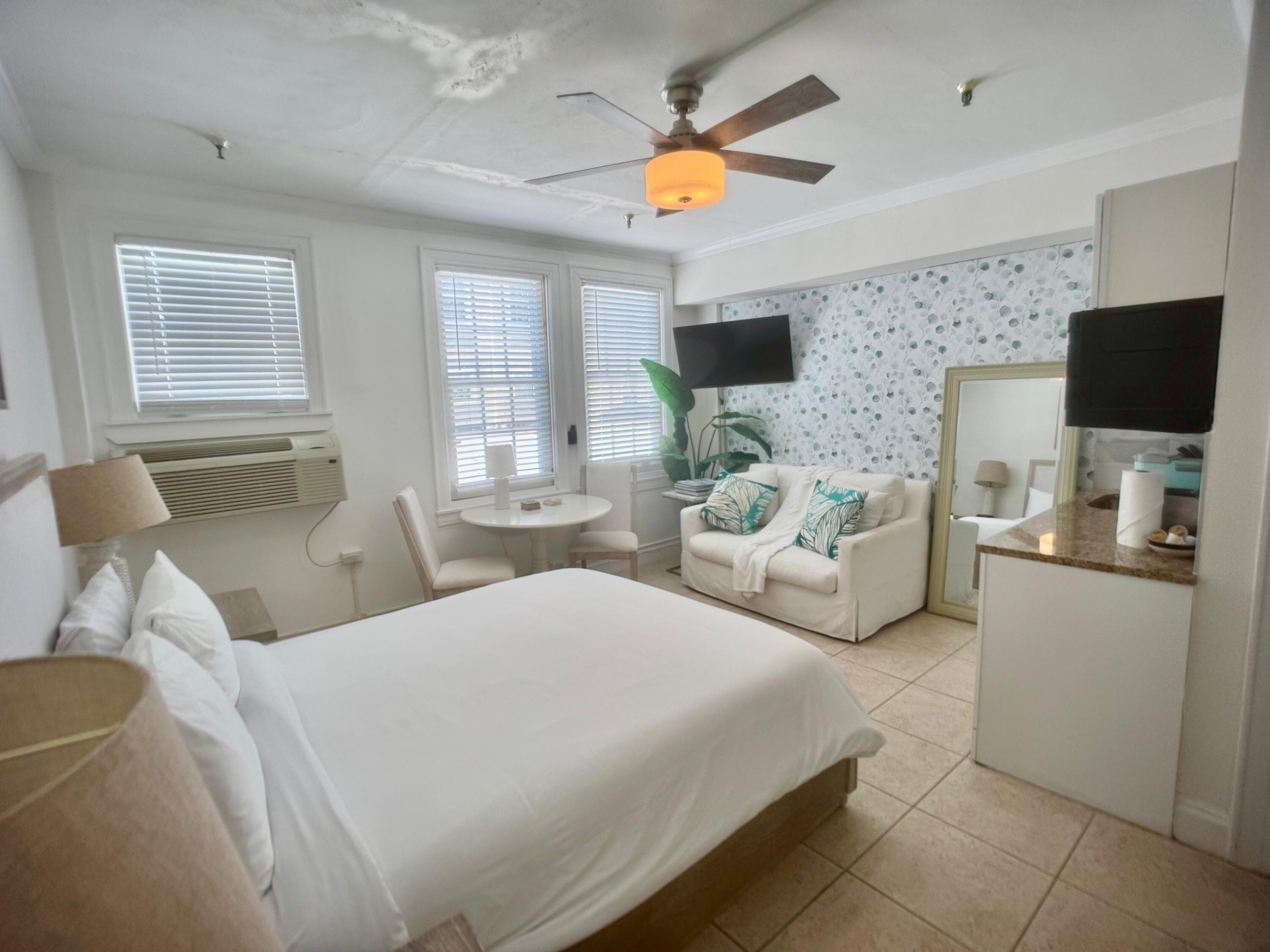 235 Sunrise Avenue Unit # 2008, Palm Beach, FL 33480 — photo 14 of 20