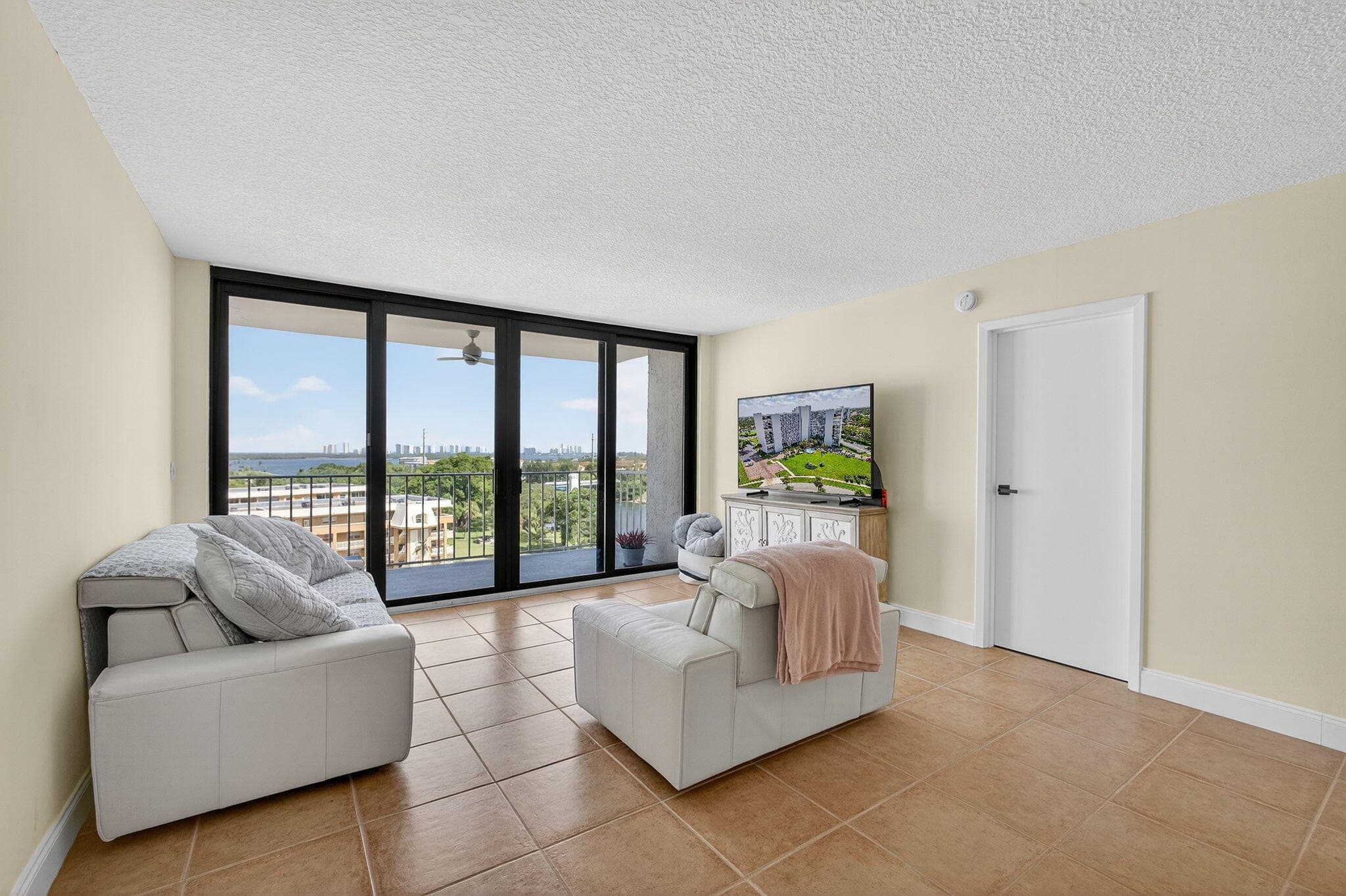336 Golfview Road 905, North Palm Beach, FL 33408 — photo 16 of 51