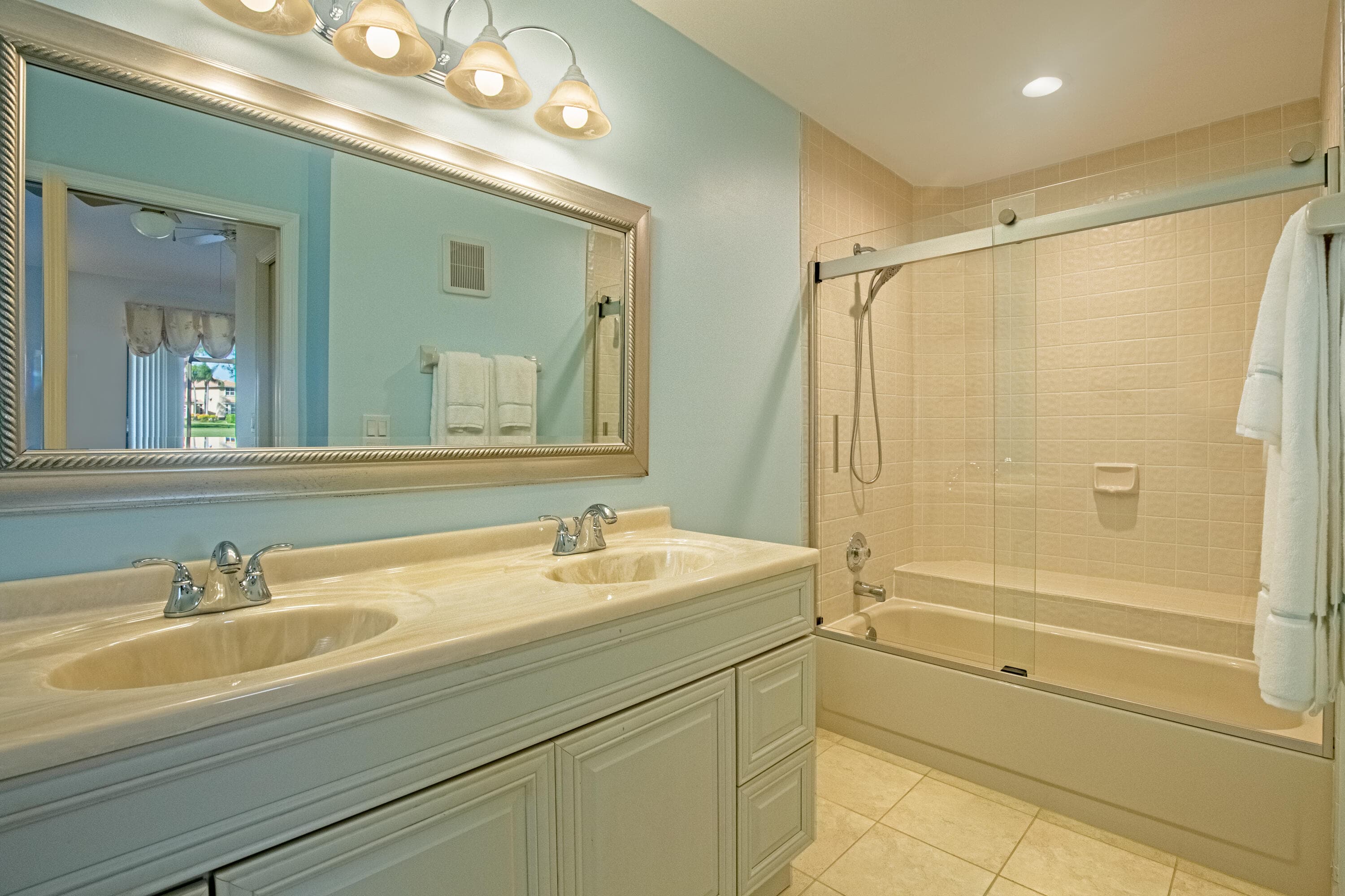 533 Prestwick Circle, Palm Beach Gardens, FL 33418 — photo 18 of 41